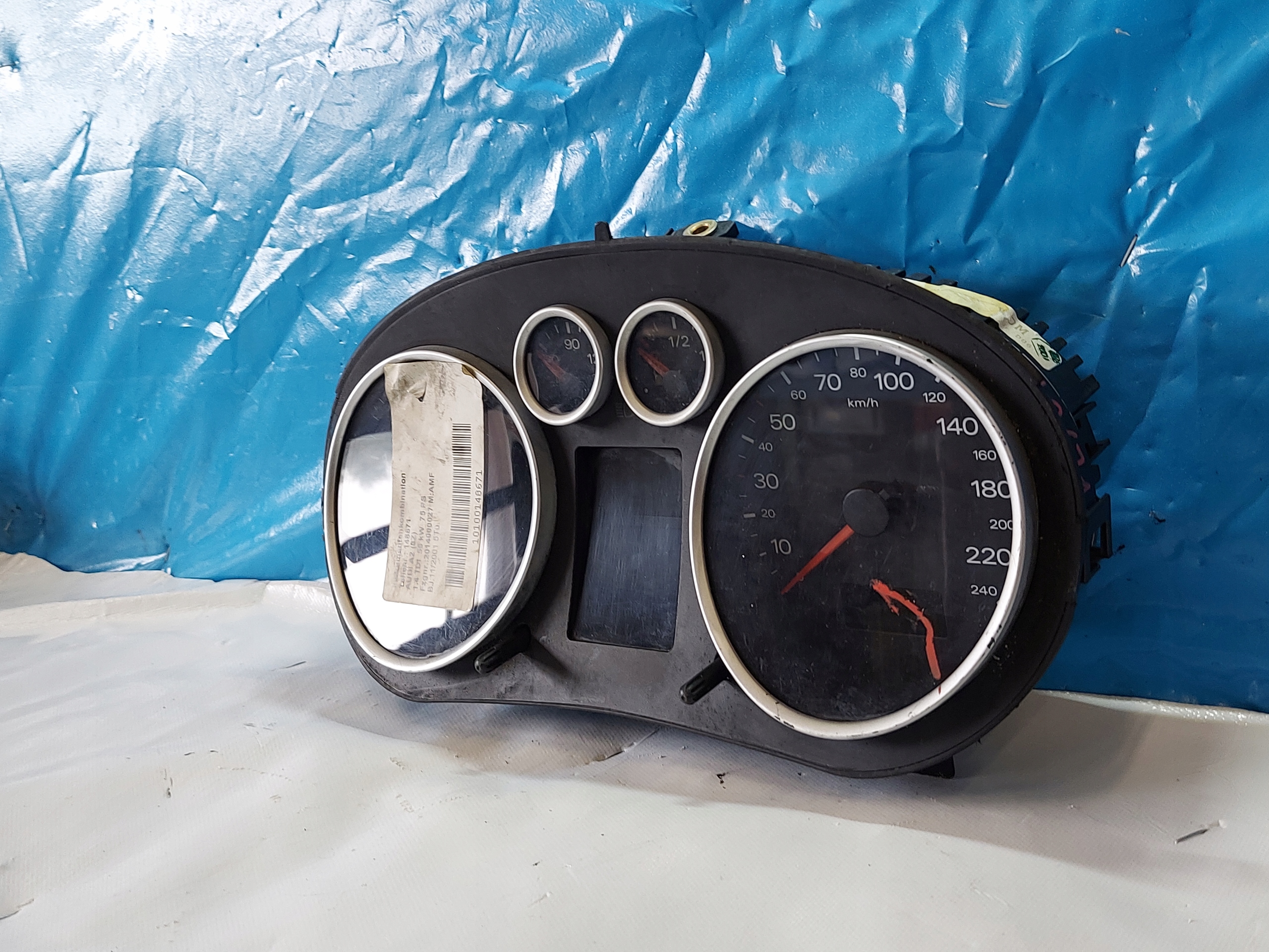 dials clock AUDI A2 8Z 1.4 TDI 8Z0920900M