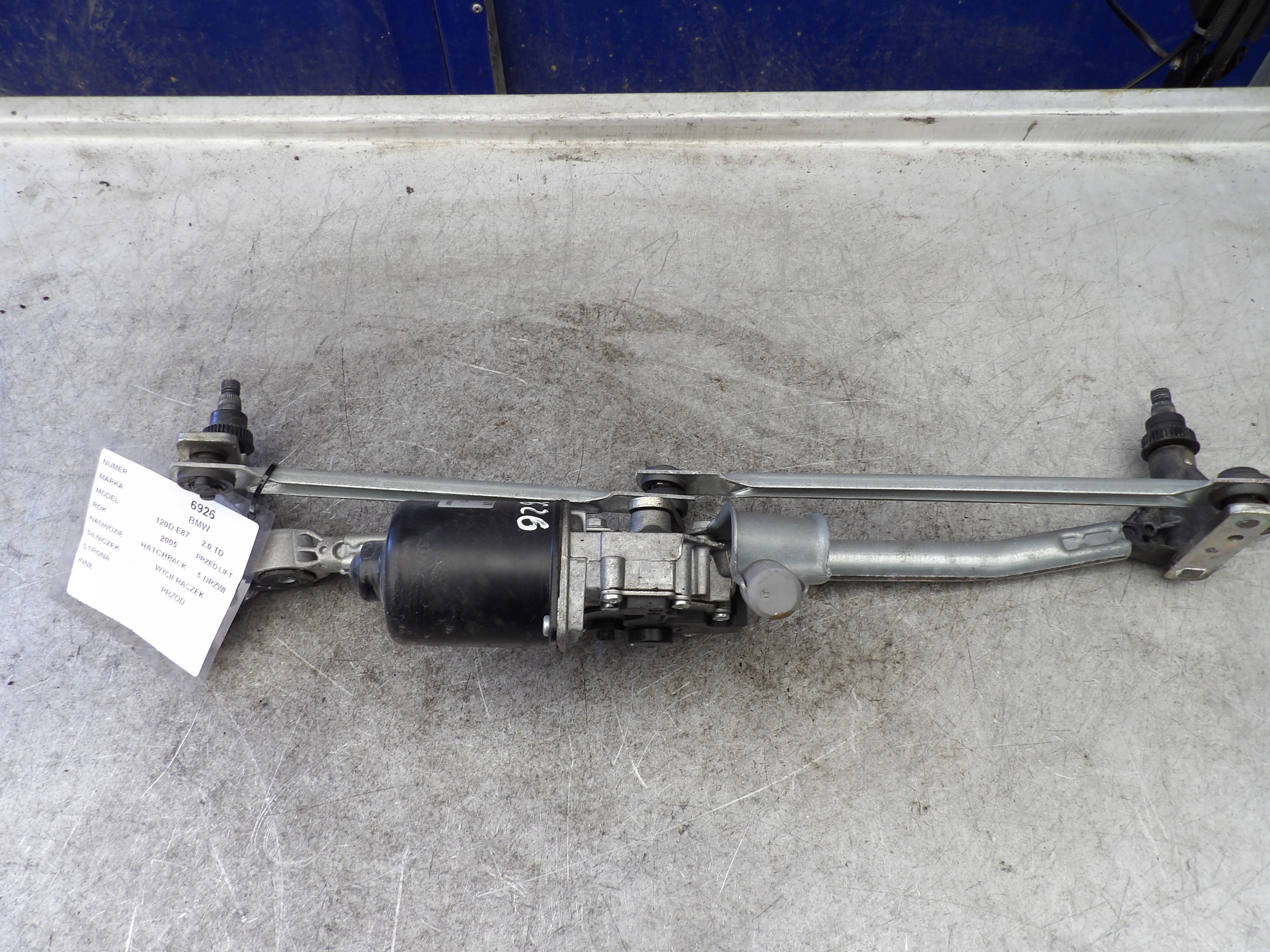 BMW 120D E87 wiper mechanism front