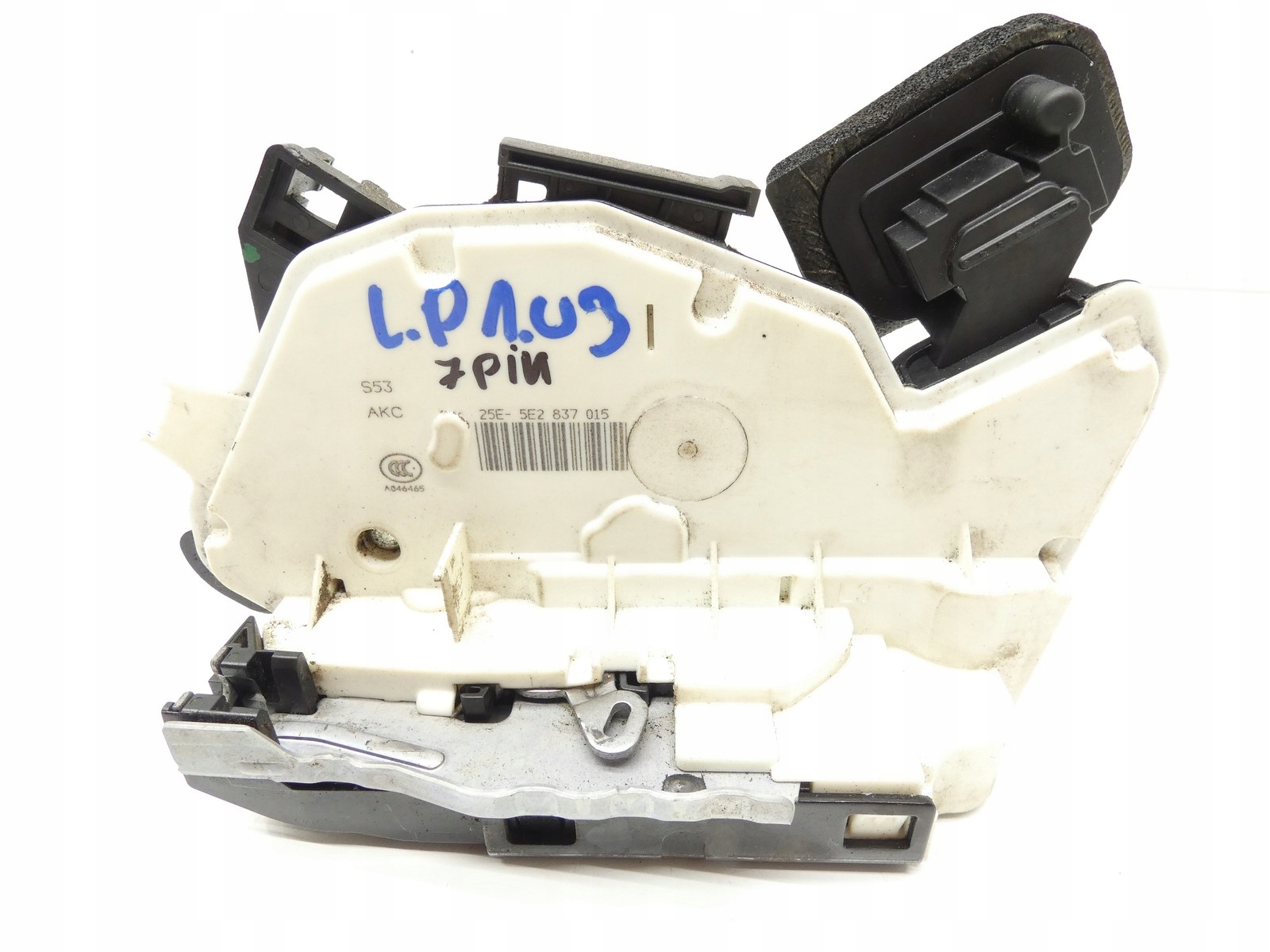lock door left front SKODA RAPID 5E2837015 7PIN