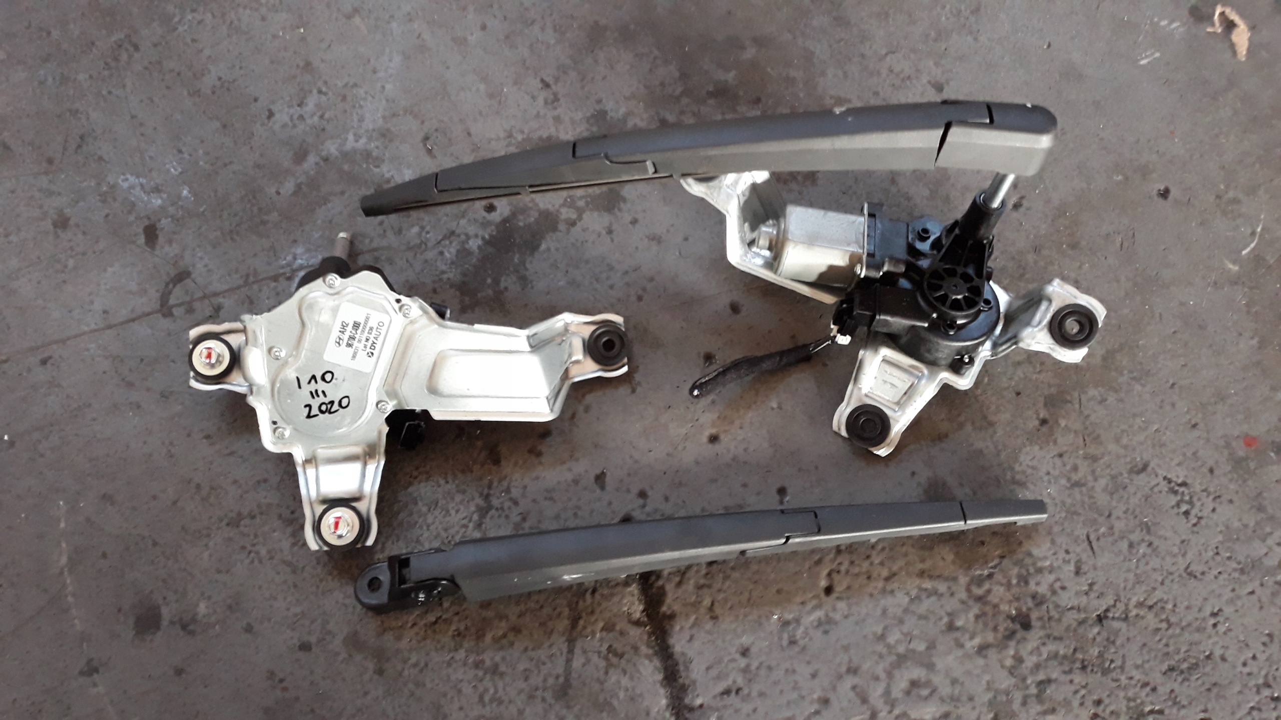 HYUNDAI i10 III 2020-мотор склоочисника задній