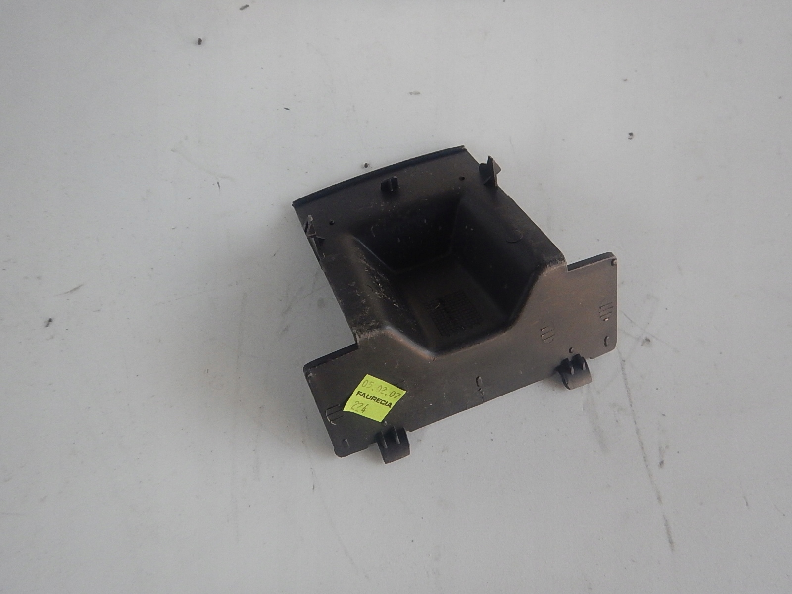 крышка volvo oe 31469915