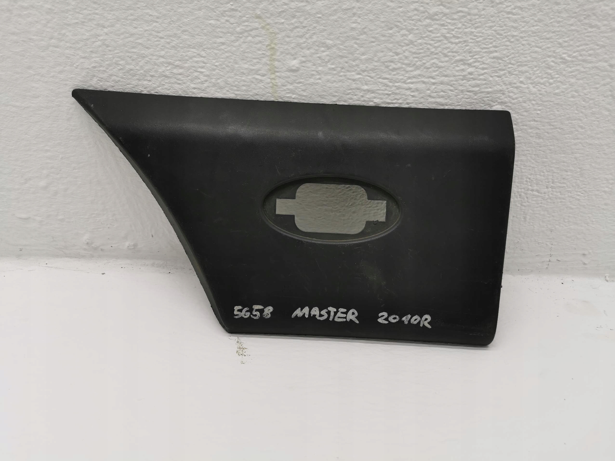 moulding left rear part RENAULT MASTER III 768F20007R