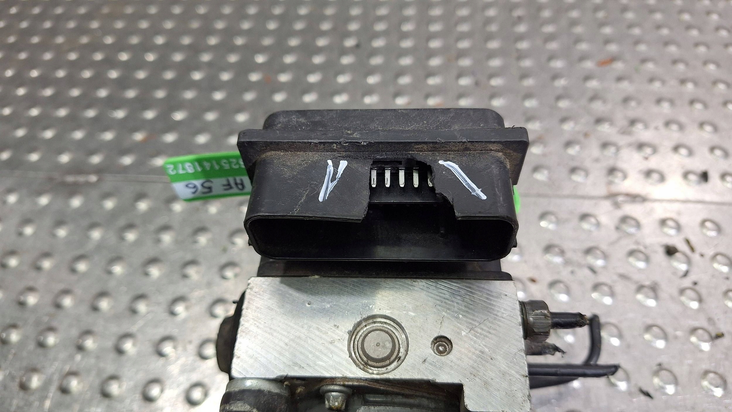 pump control unit ABS 0265232236 51823489 0265800791 FORD KA MK2