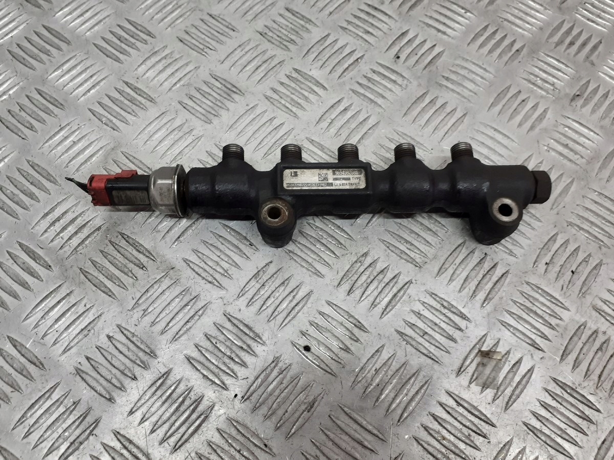 топливная рейка mazda 2 DY 1.4