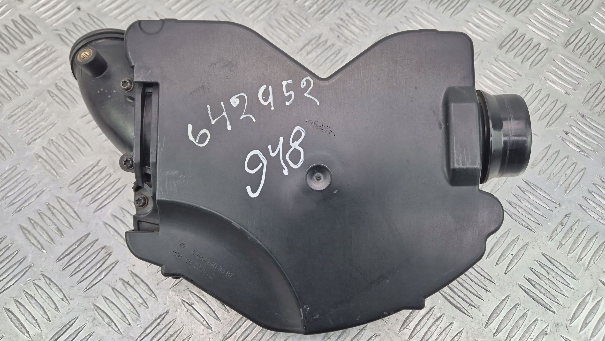 Mercedes E300 CDI W212 hadice intercoolera A6421403487 OM642