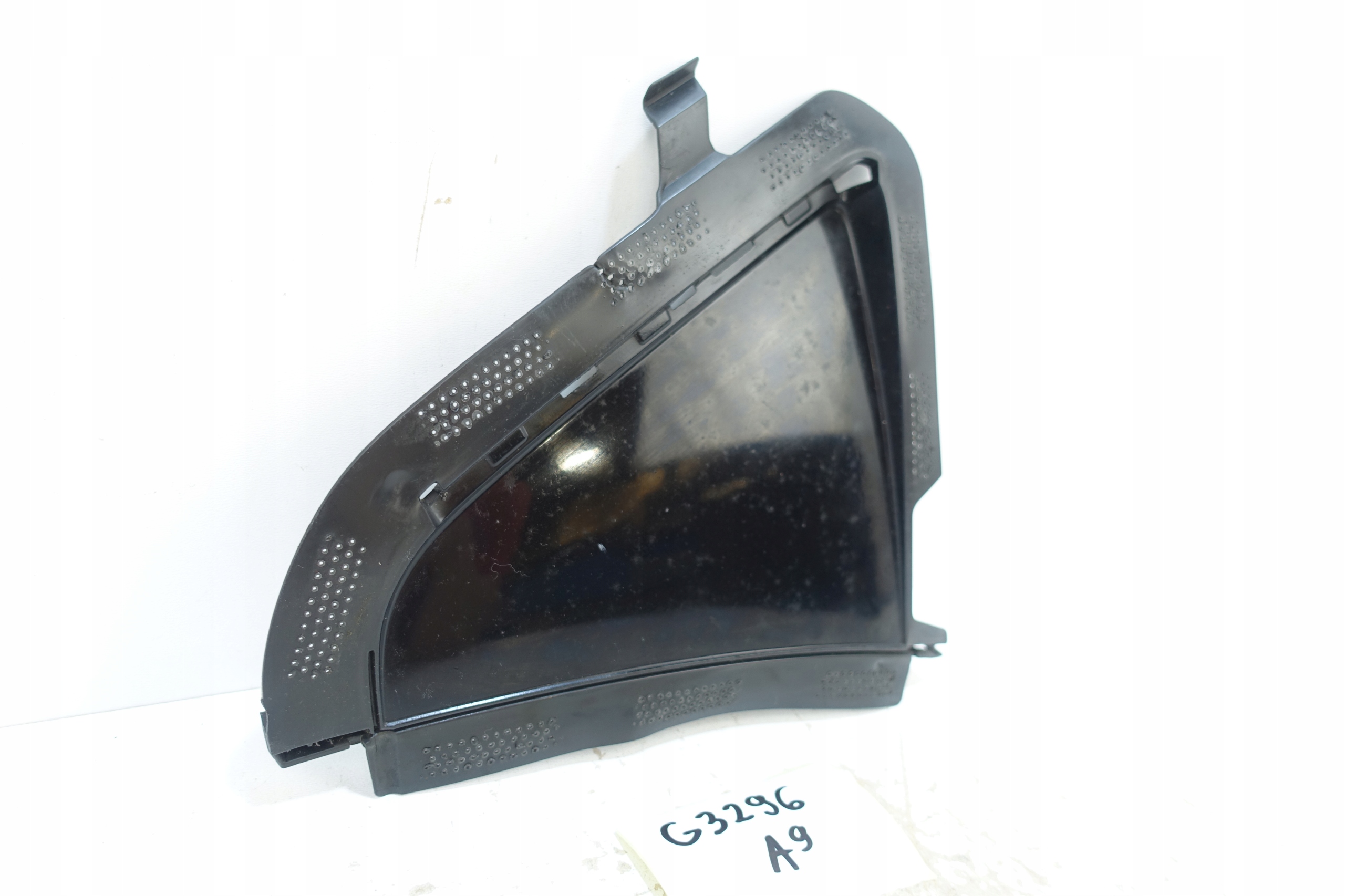 AUDI A3 8V 2013- grille grid of a bumper left front 8V3807341