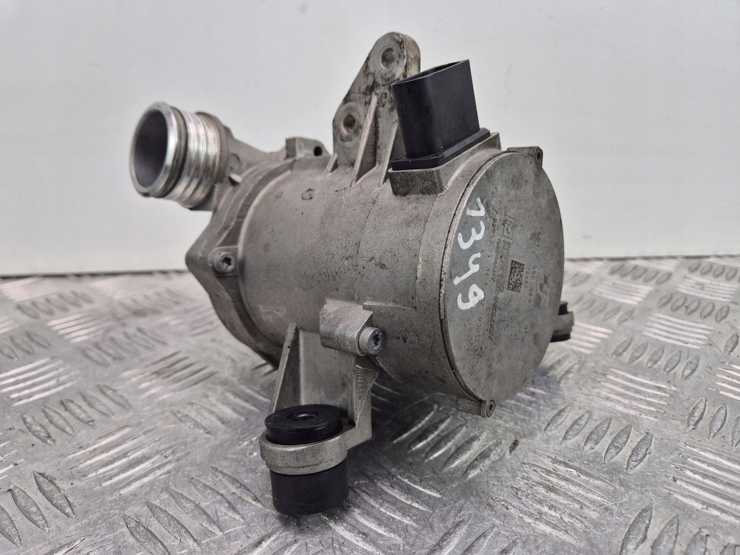 zusätzliche wasserpumpe BMW 5 E60 E61 520i 7586928 N43B20A