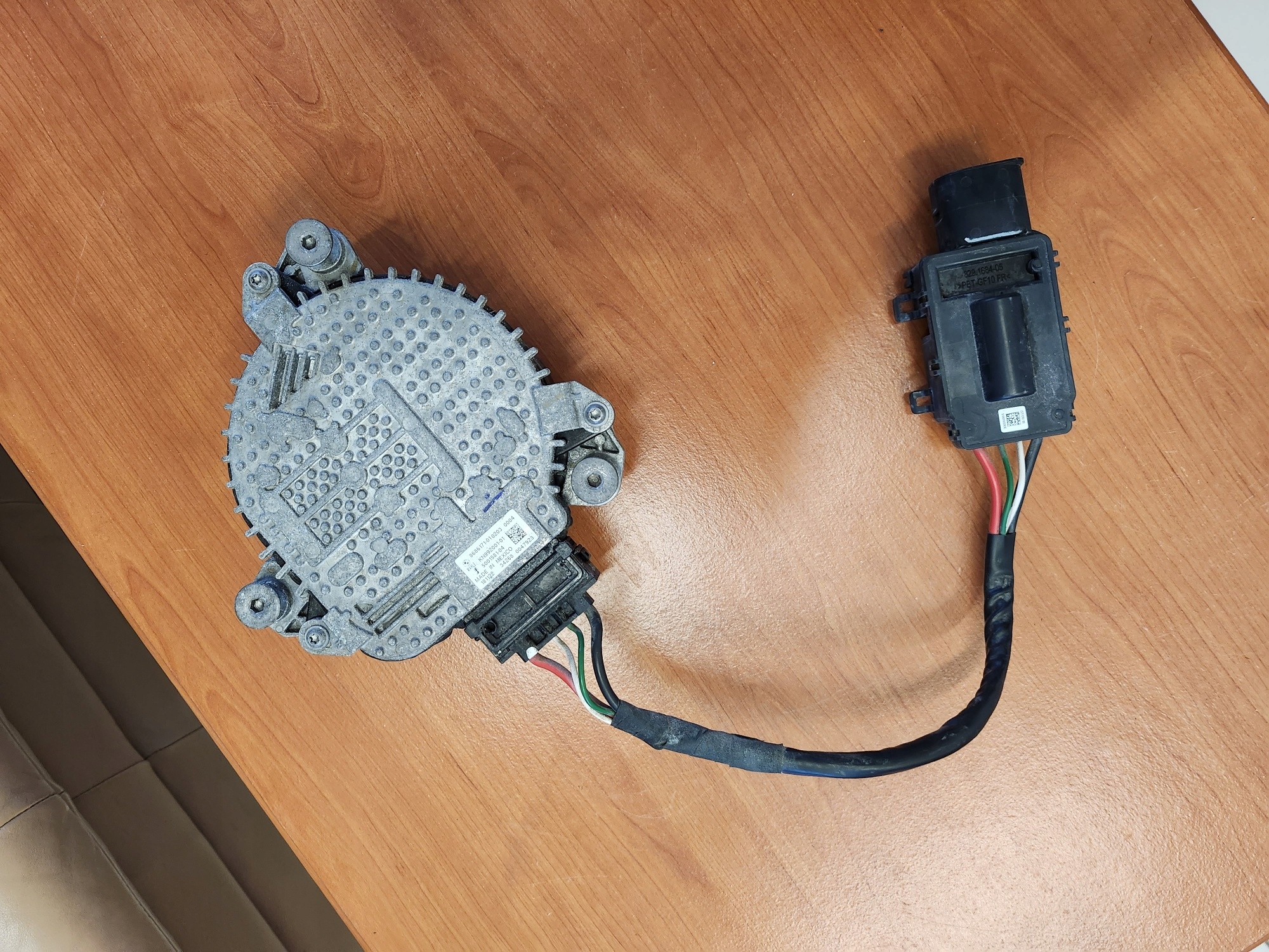 Двигатель вентилятора радиатора BMW X3 5001581-04