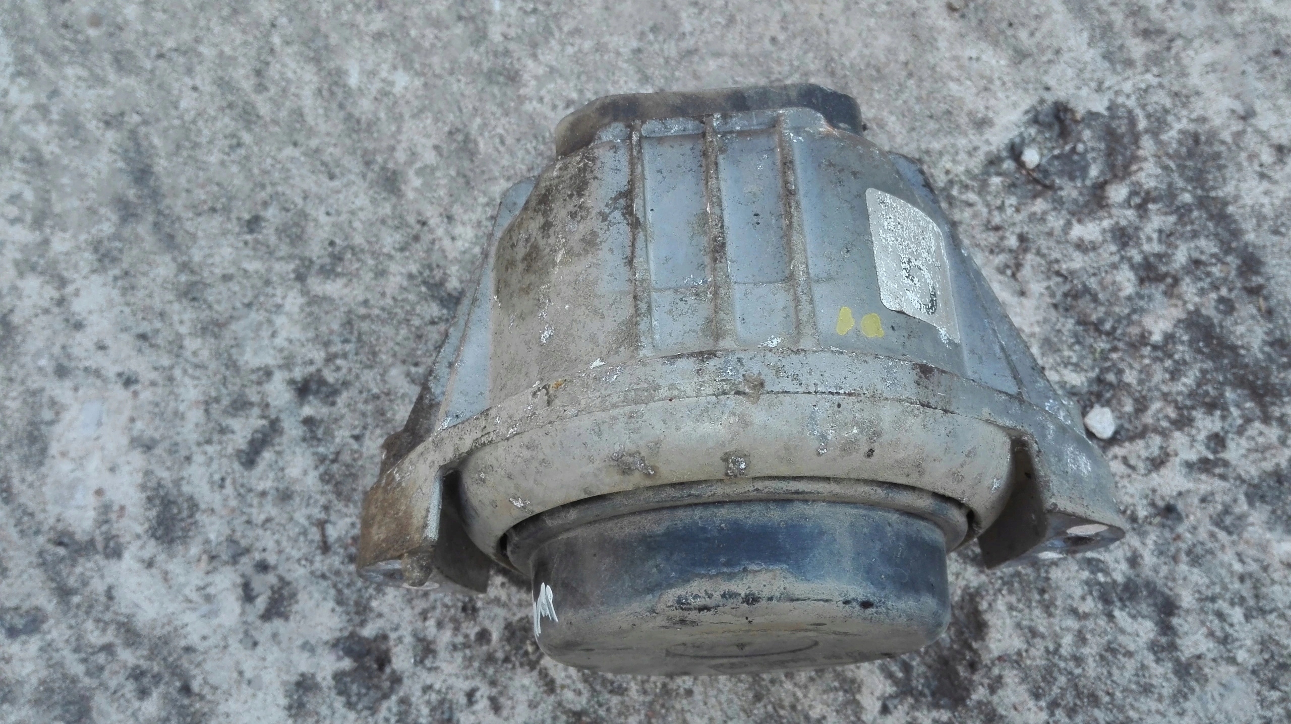 engine mount BMW E90 E91 E87 E88 2.0D 163KM