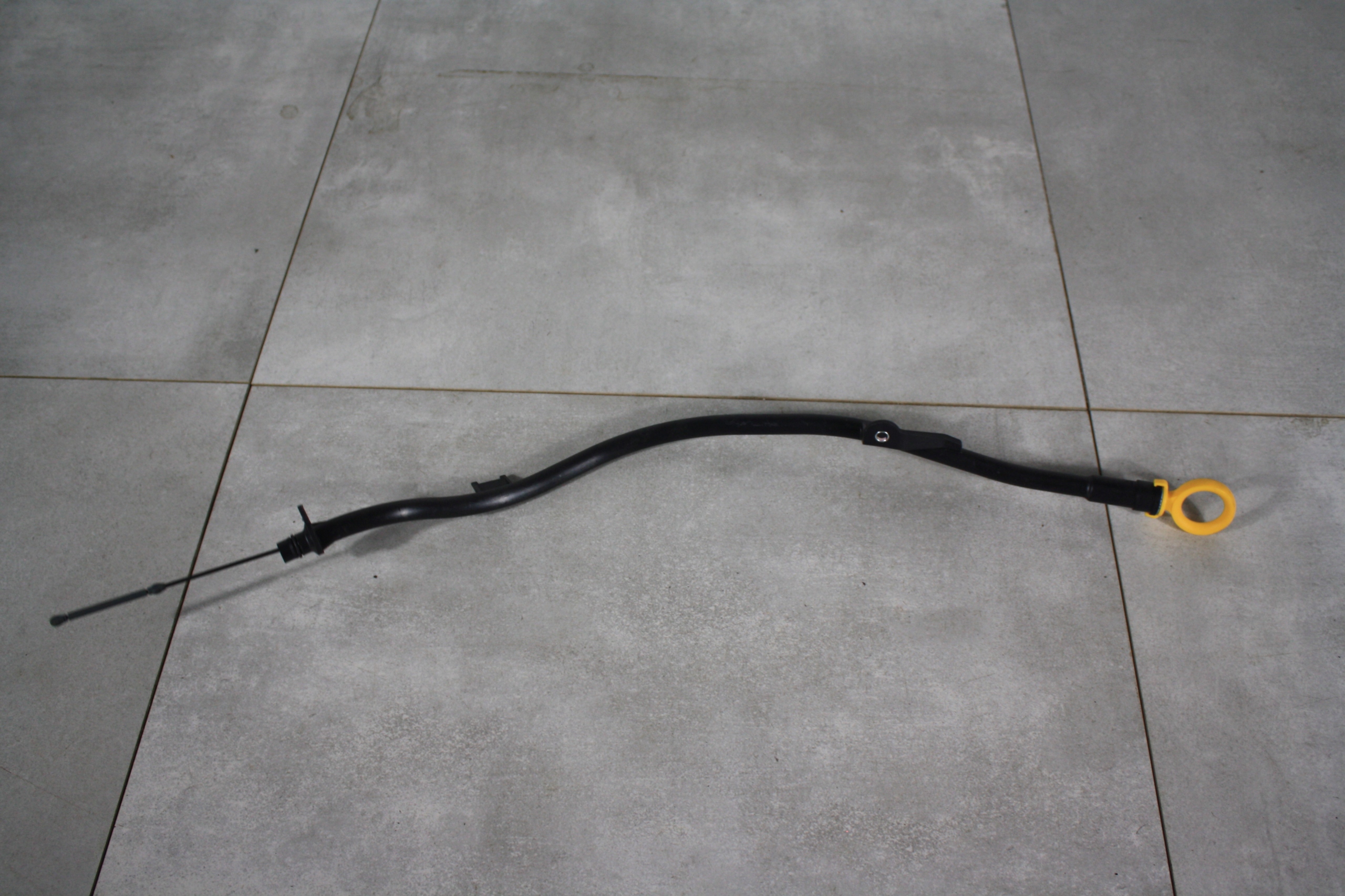 VW CRAFTER II МАСЛЯНЫЙ ЩУП 04L115629E