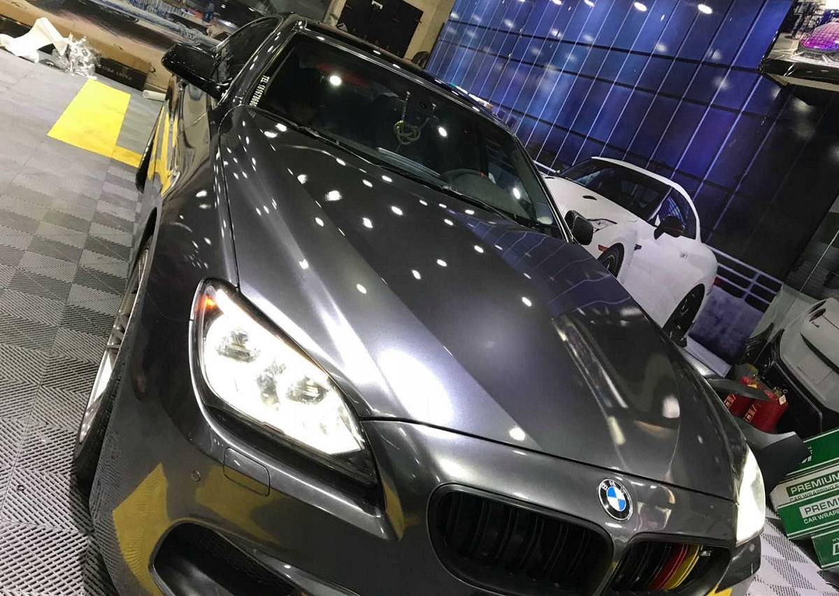 OKLEINA FOLIA METALLIC SZARY CHROM GRAFIT 152cm Kolor szary