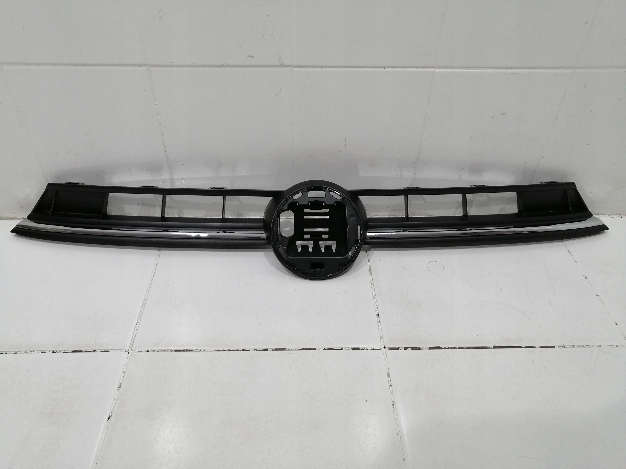 VW Polo V Kühlergrill FRONTGRILL Kühlergitter 2G0853653R - Thumbnail 1