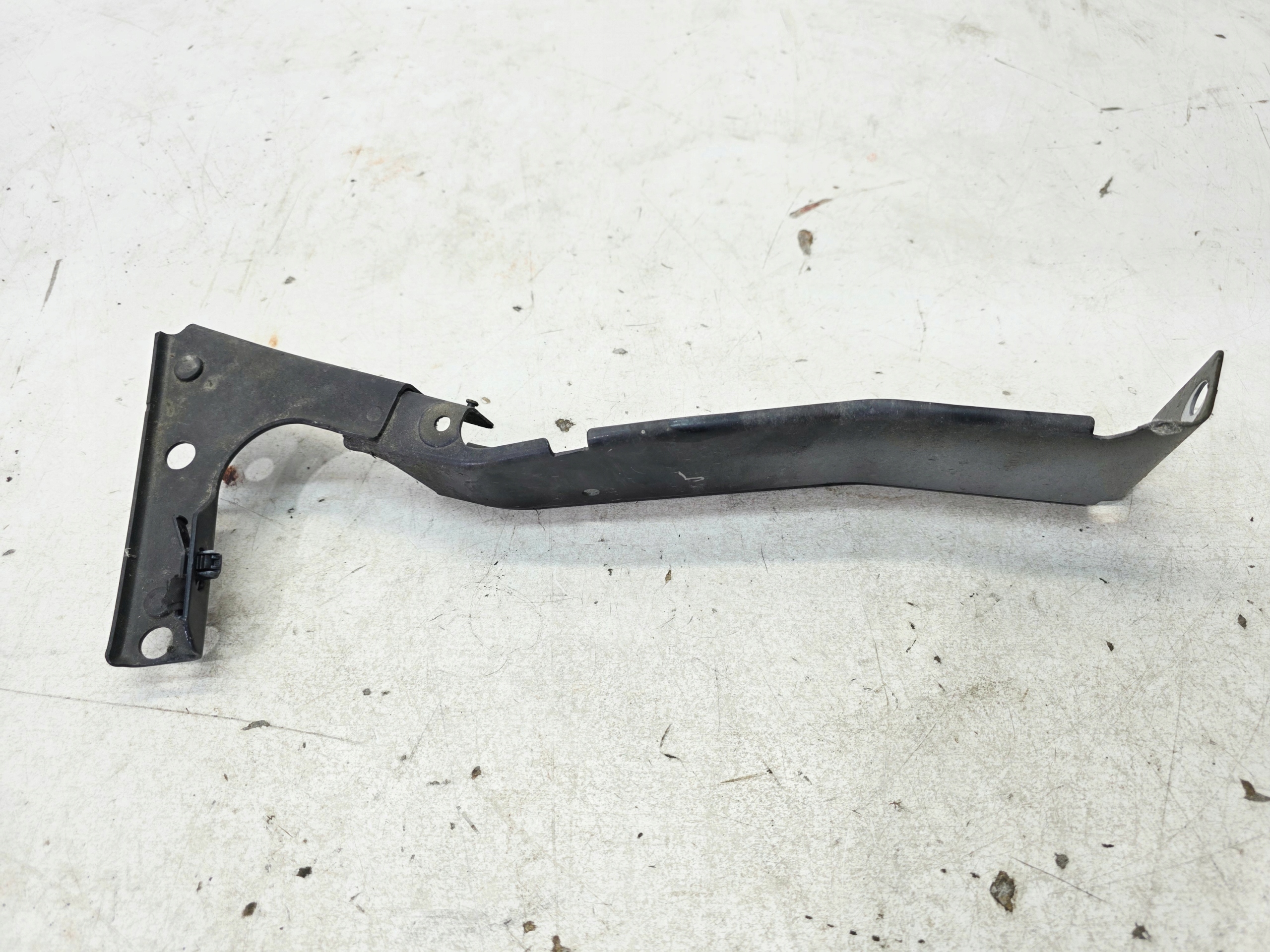 Console Support plaque Aile Droite Avant AUDI A5 8T 8T0821136A