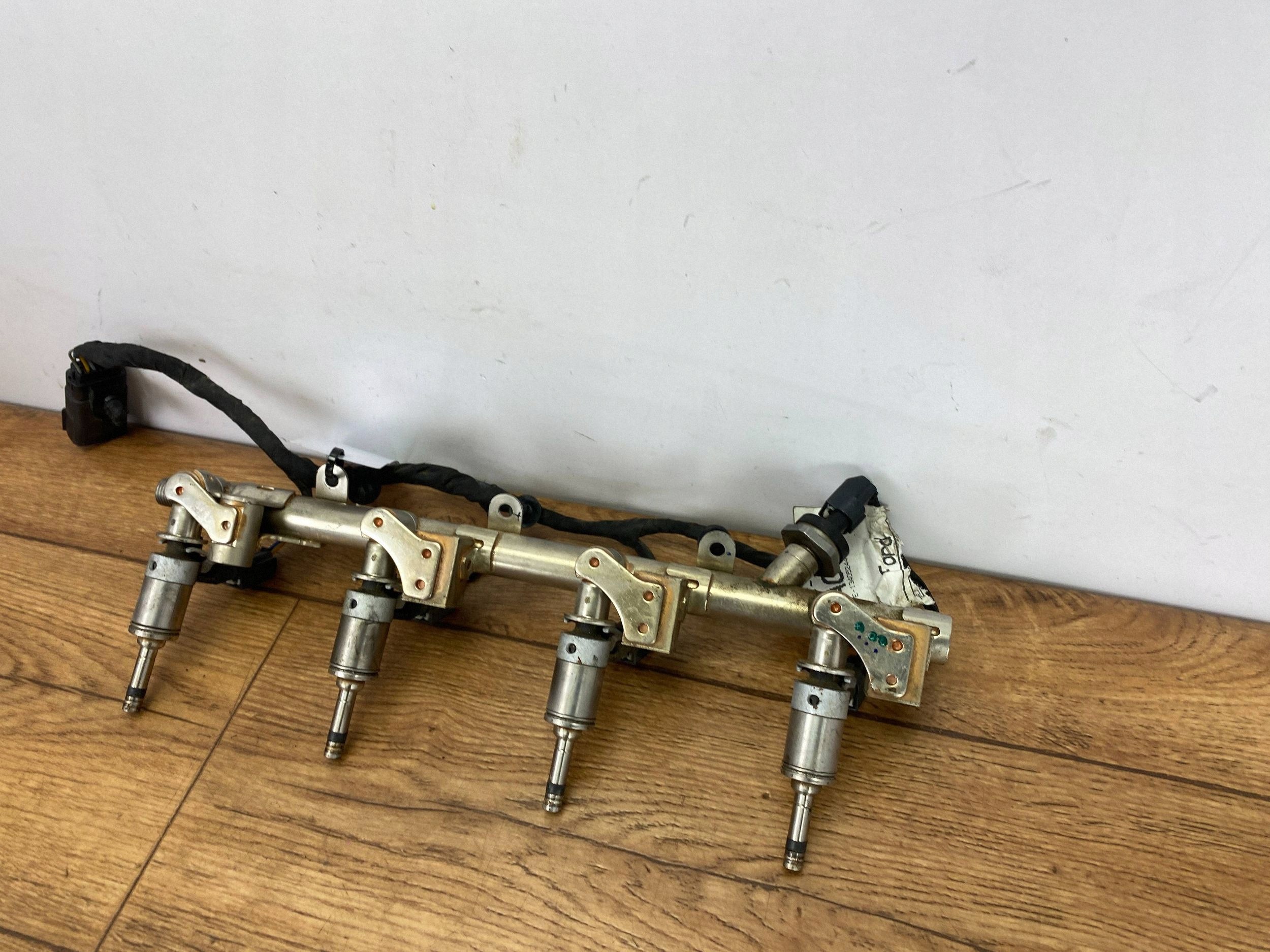 Rampe injection Ford Escape IV Kuga MK3 2020+