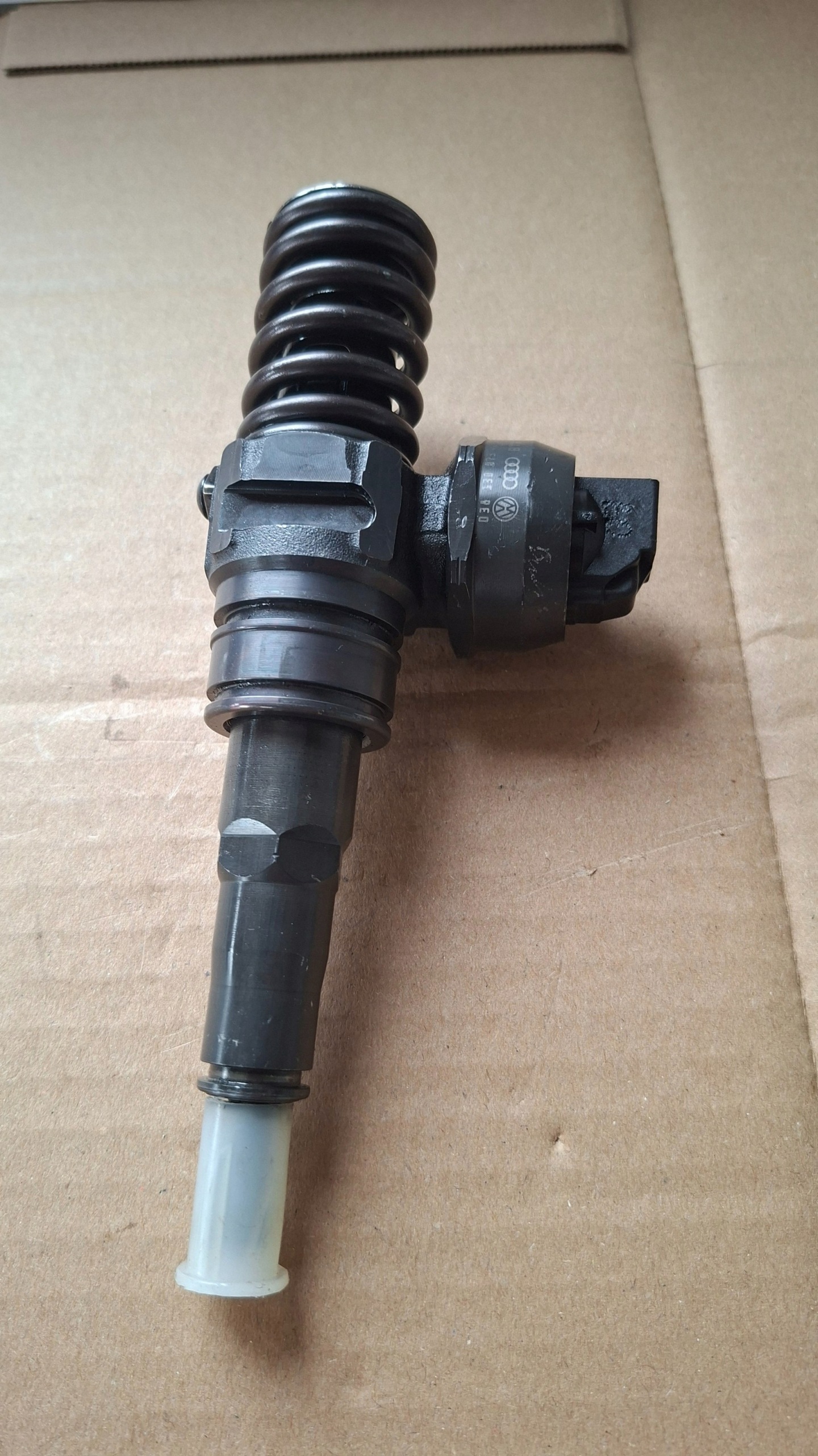 Pumpedüse VW 1.9TDI BOSCH 0414720215 WYDRUK