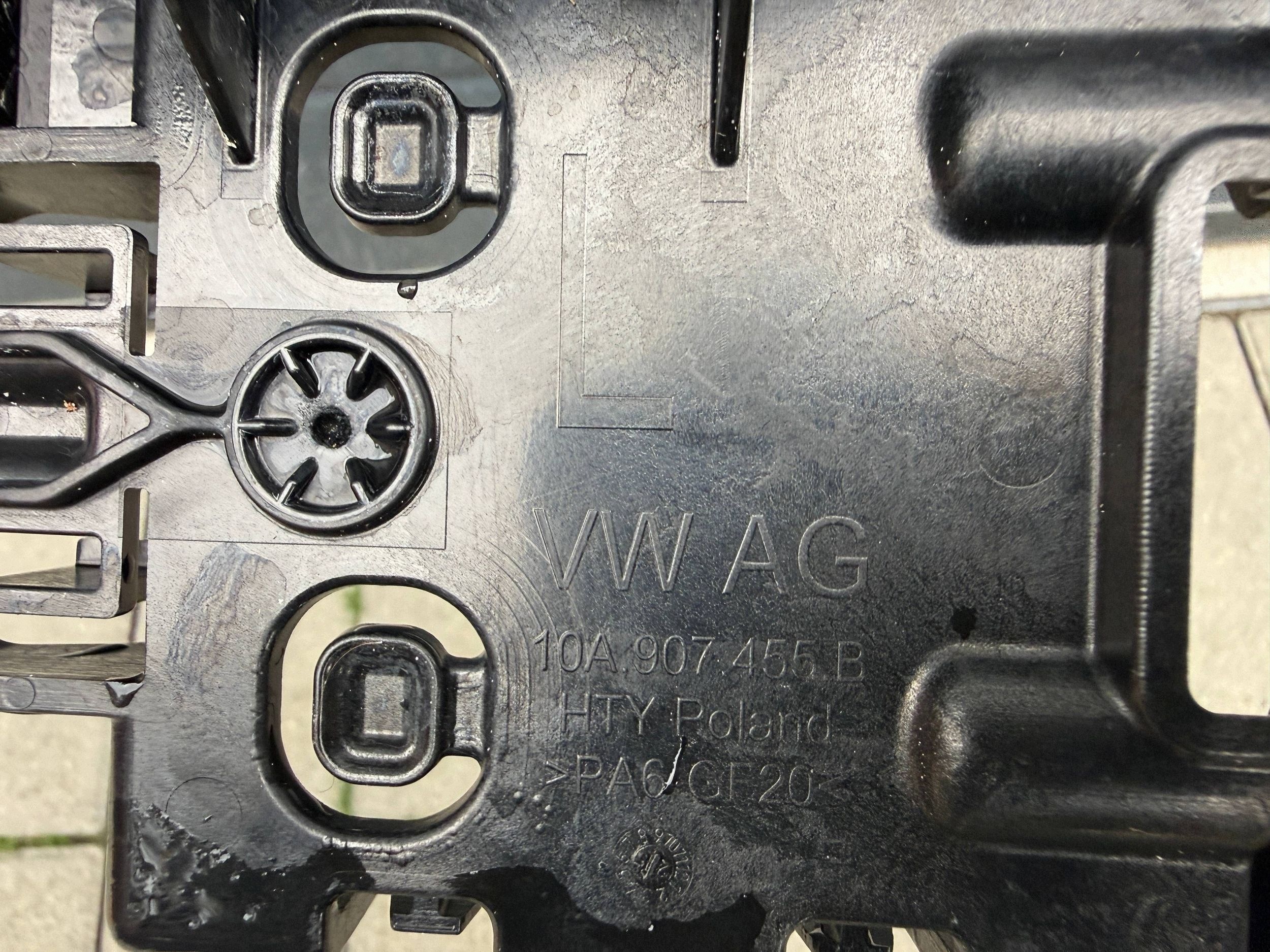 Cupra Born 10A907455b Halter heck hinten