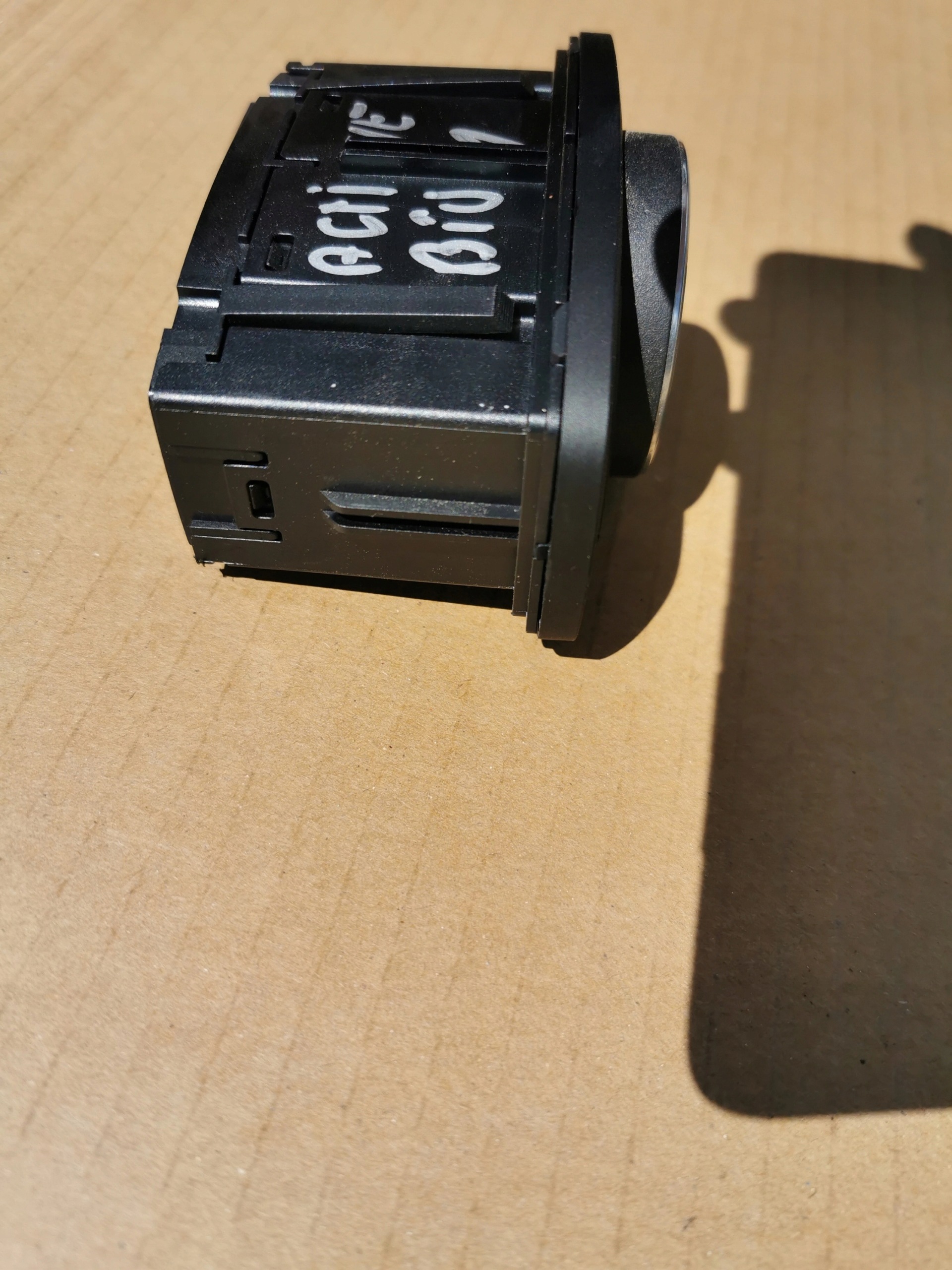 Panel light switch FORD FIESTA MK8 8 xxxx-13d061-xx