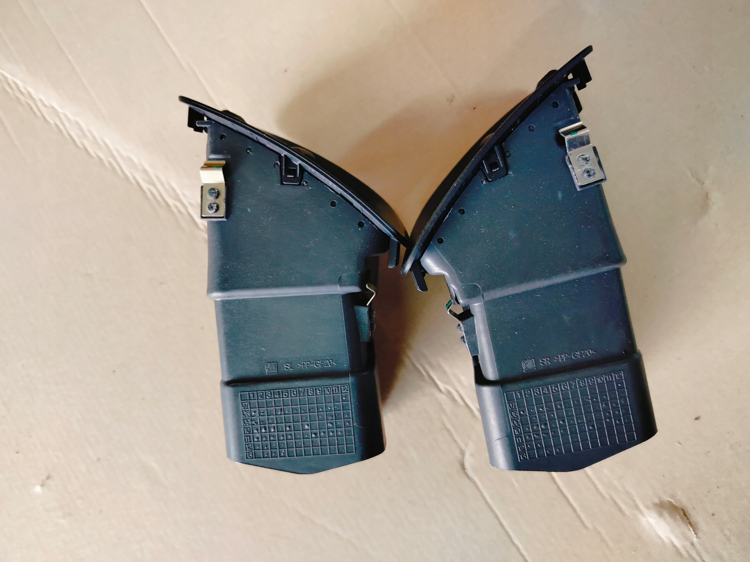 grid air conditioning devices left right front front OPEL ISNIGNIA A LIFT 20959904