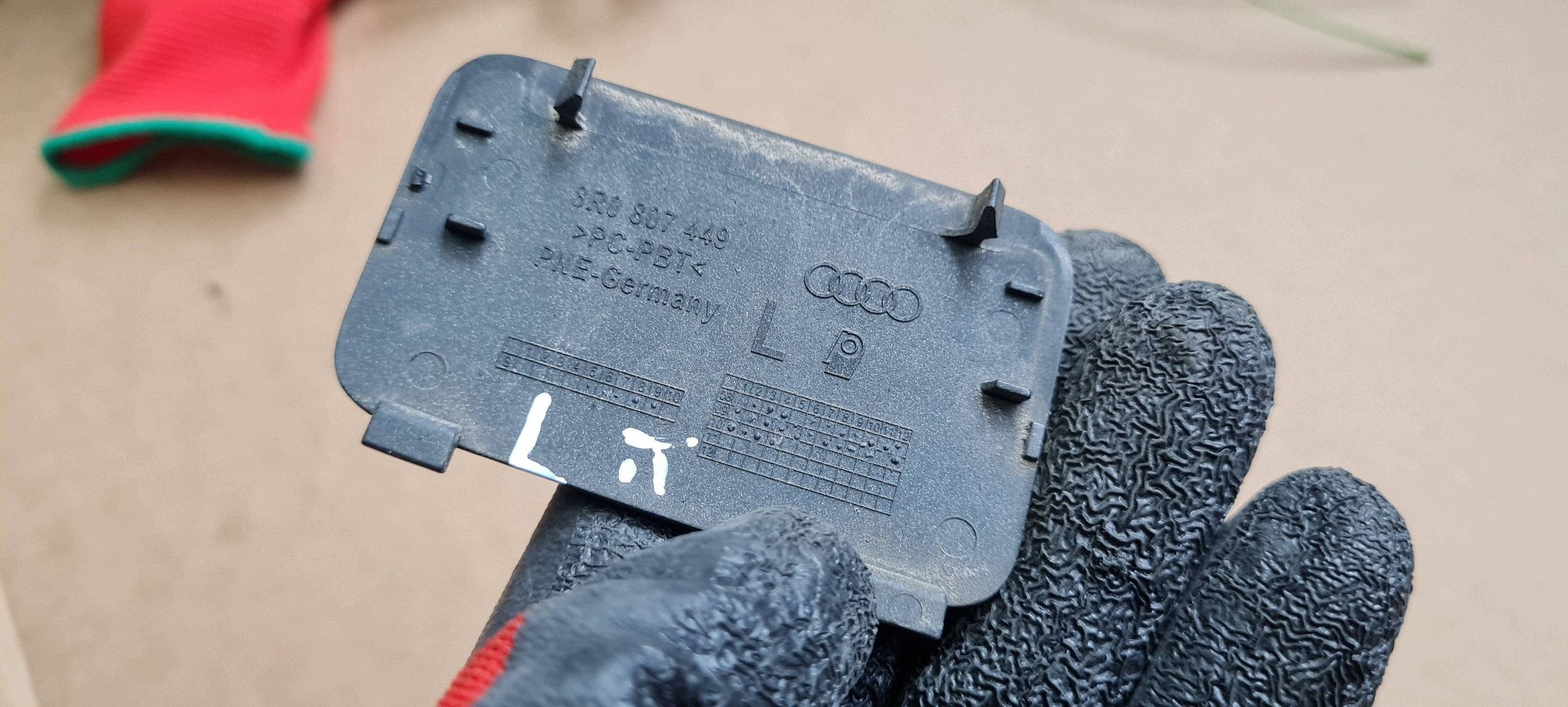 Q5 8R Abschleppöse der Stoßstange links links heck LZ7L 8R0807449