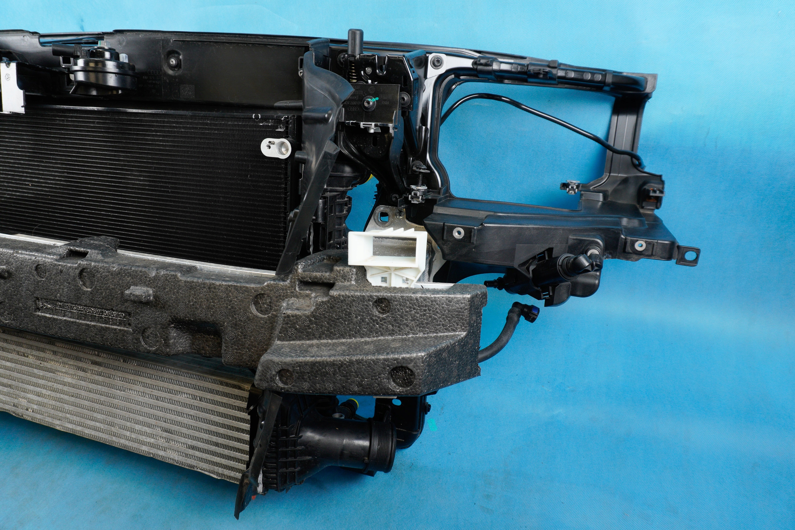 support panel for radiators radiator fans komplet Audi A8 4H Lift 3.0TDI 4H0805594E