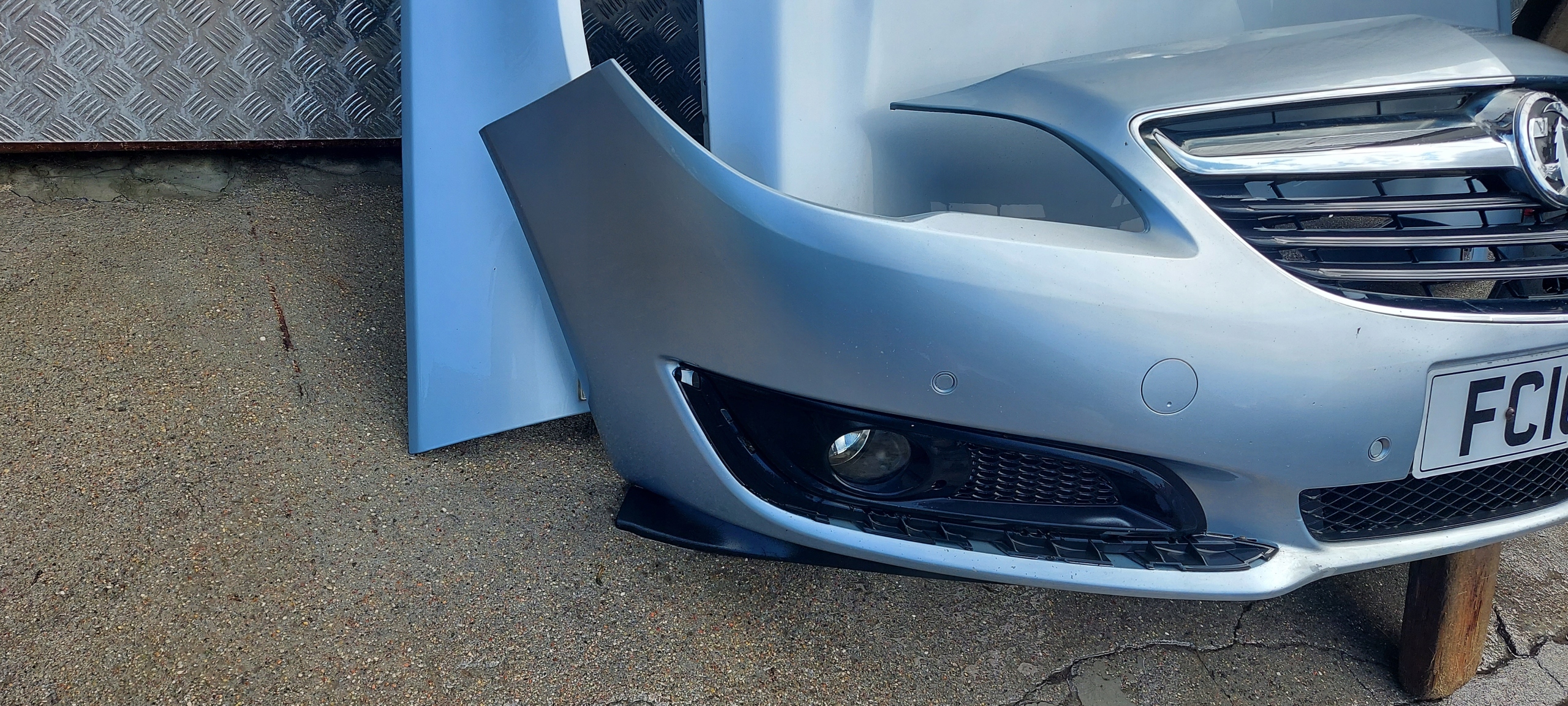 bumper front OPEL INSIGNIA A LIFT 13-17 LAK: Z189
