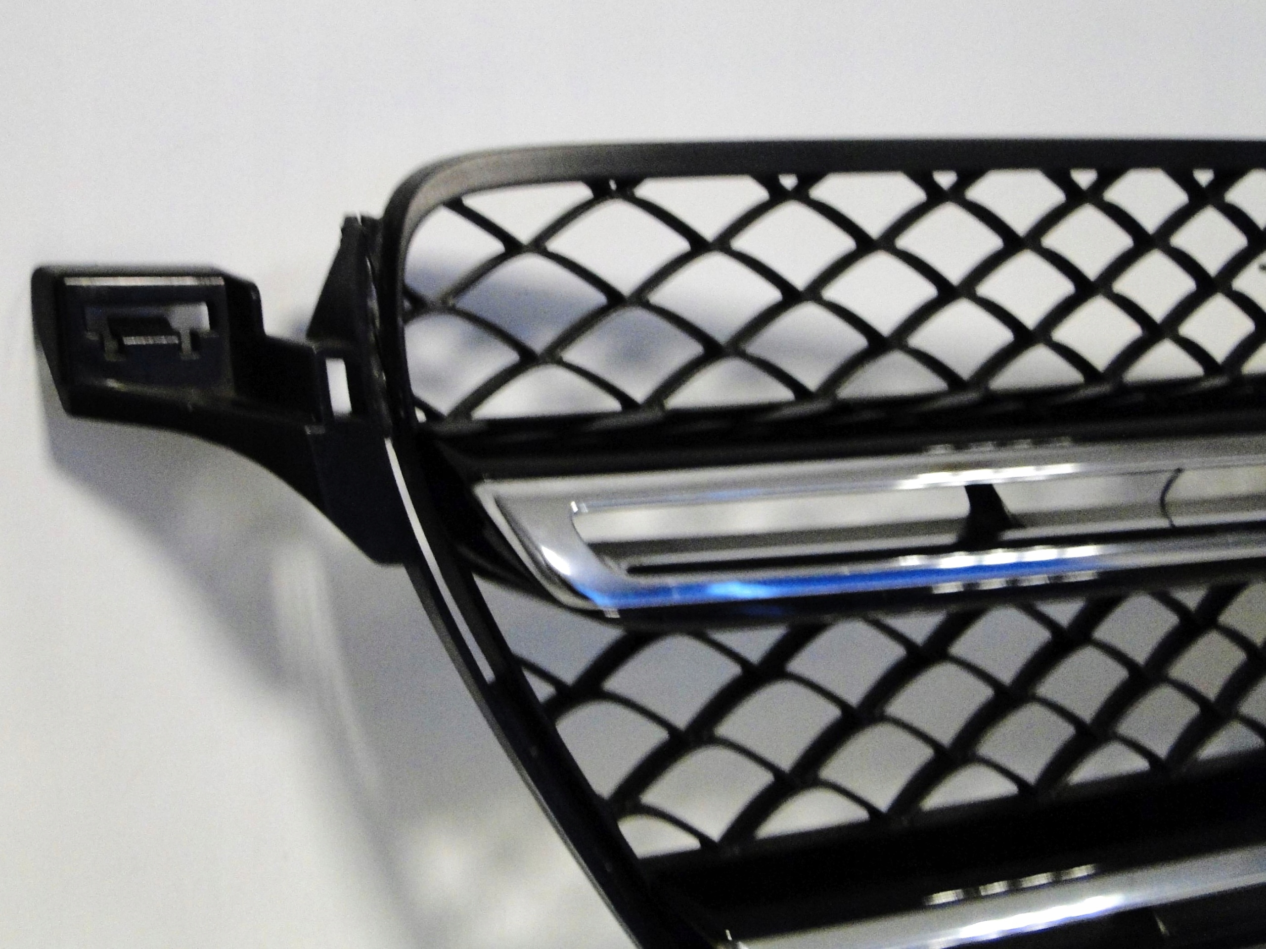 MERCEDES GLE W166 166 GRILL ATRAPA NA RADAR CZARNY AMG Typ samochodu 4x4/SUV Samochody osobowe