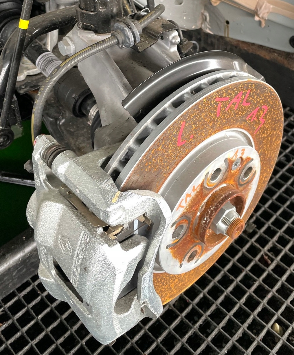 renault TALISMAN 1.3 TCE левый поворотный кулак, цапфа