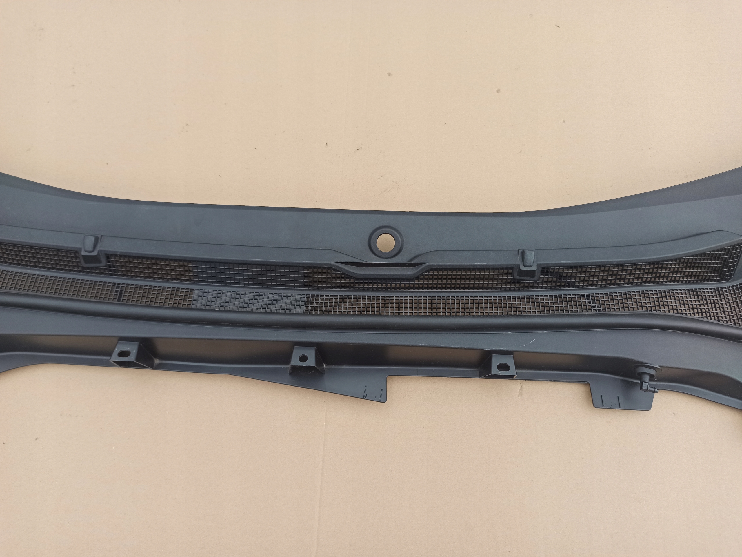 MUSTANG MACH E PODSZYBIE OSŁONA LJ8B-R02216-AEW Jakość części (zgodnie z GVO) O - oryginał z logo producenta pojazdu (OE)