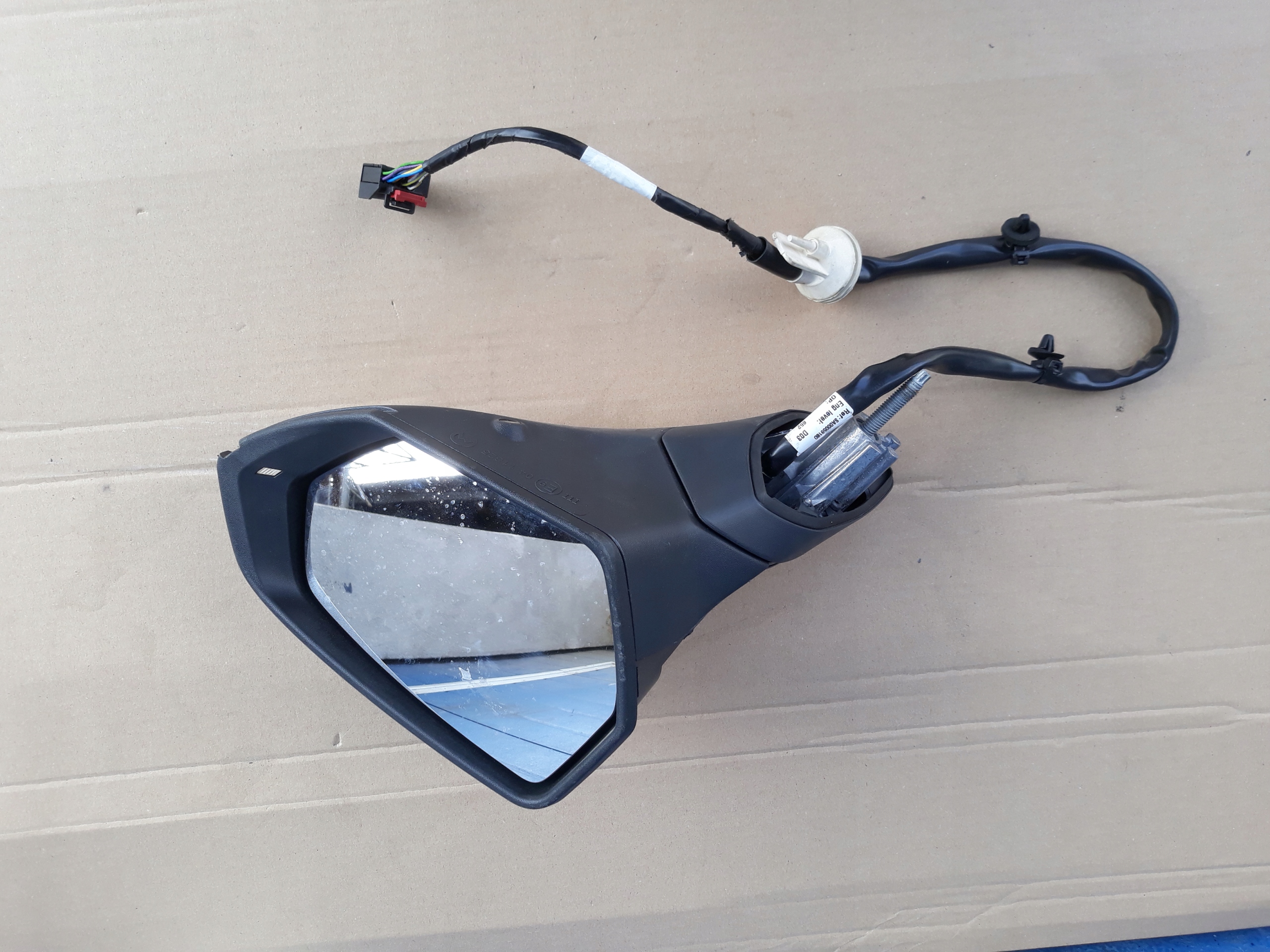 LUSTERKO SEAT CUPRA FORMENTOR PRAWE