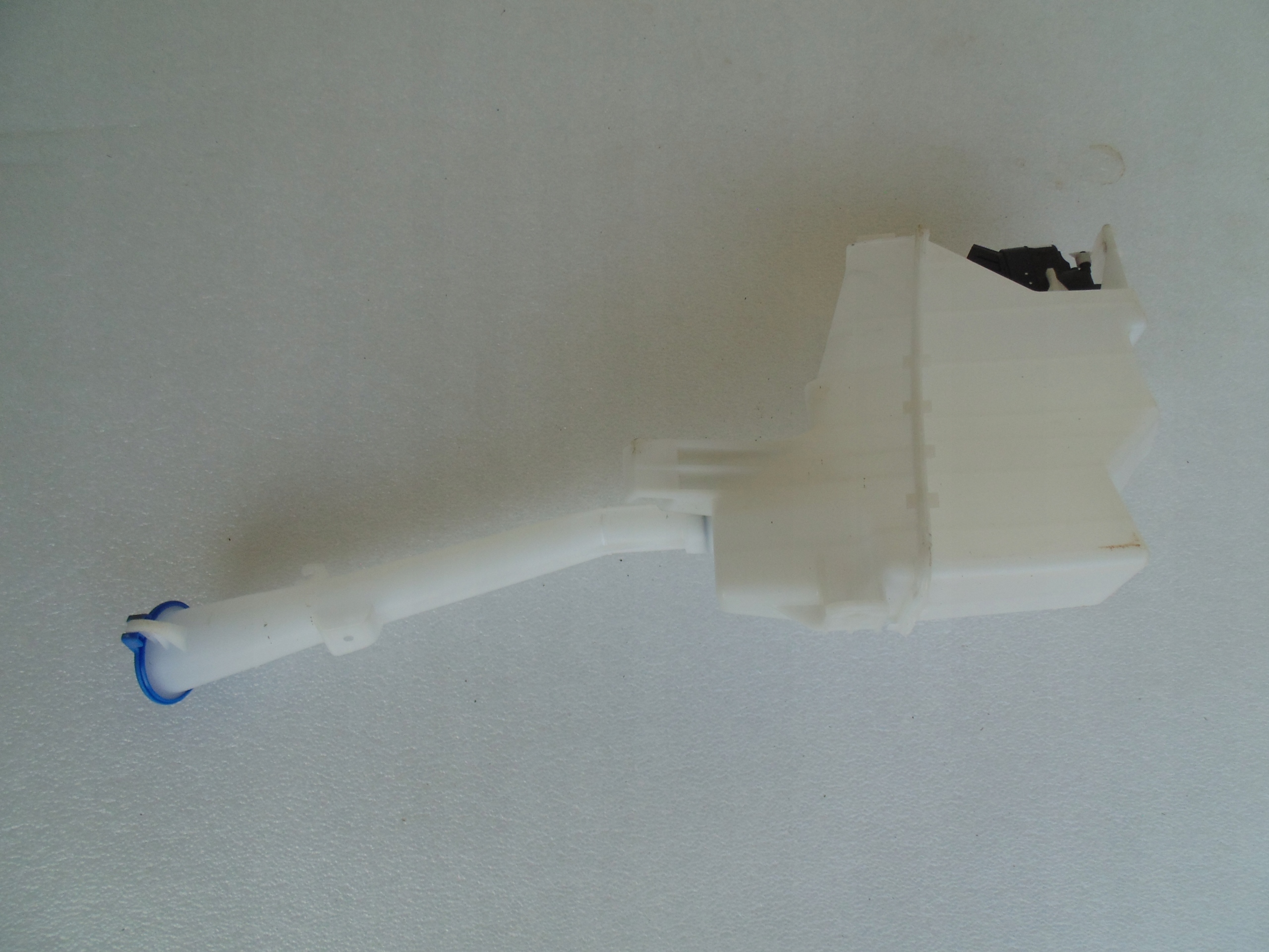 washer fluid tank 98610-N7000 TUCSON IV
