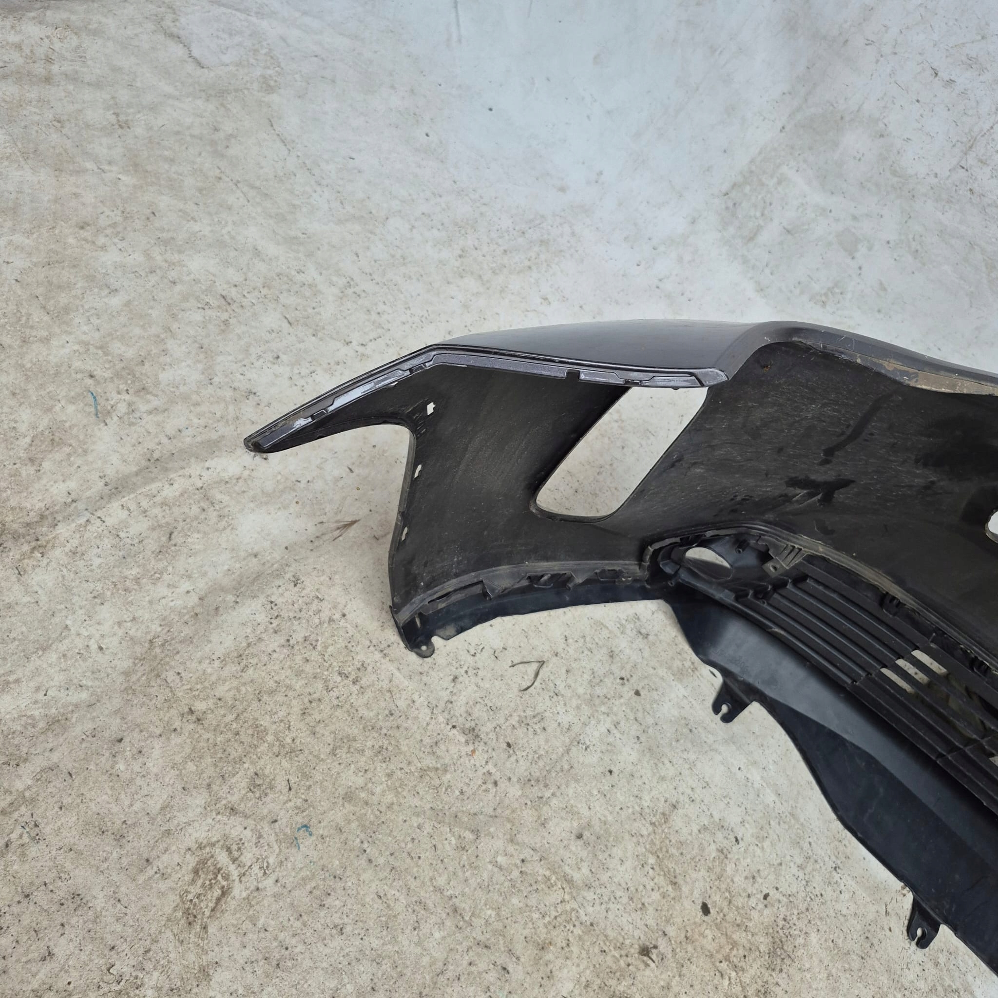TOYOTA YARIS CROSS 20- bumper front front without DZIUR 52119-0DC20