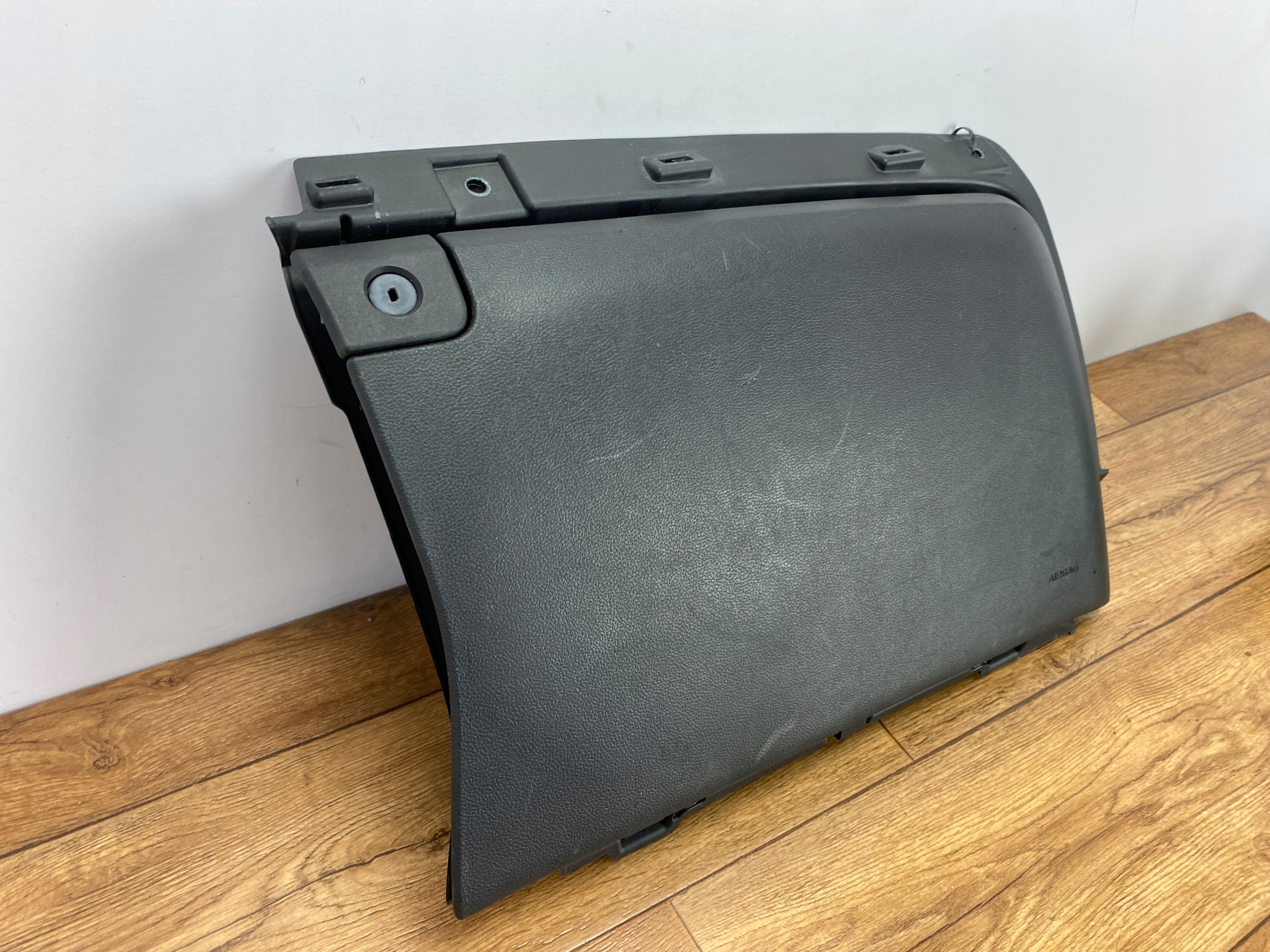 Handschuhfach des Beifahrers Ford Mustang 2015+ USA