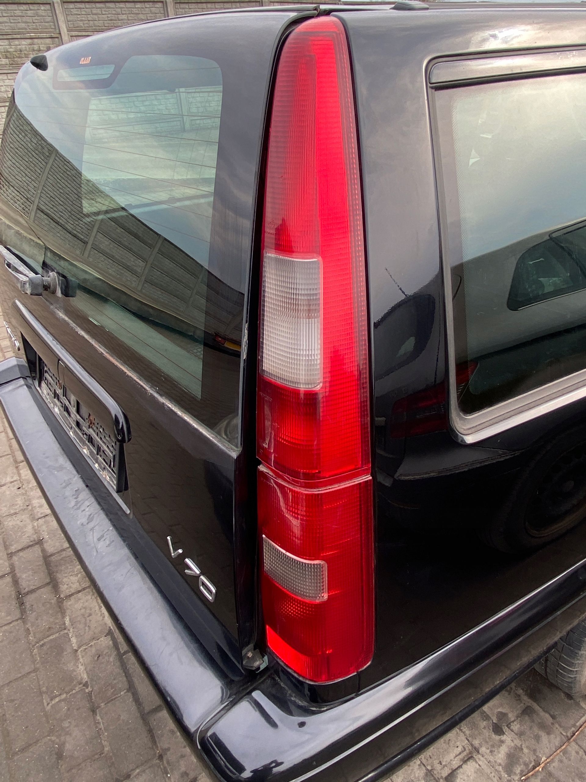 Volvo V70 1 and 95-00 light right rear rear part