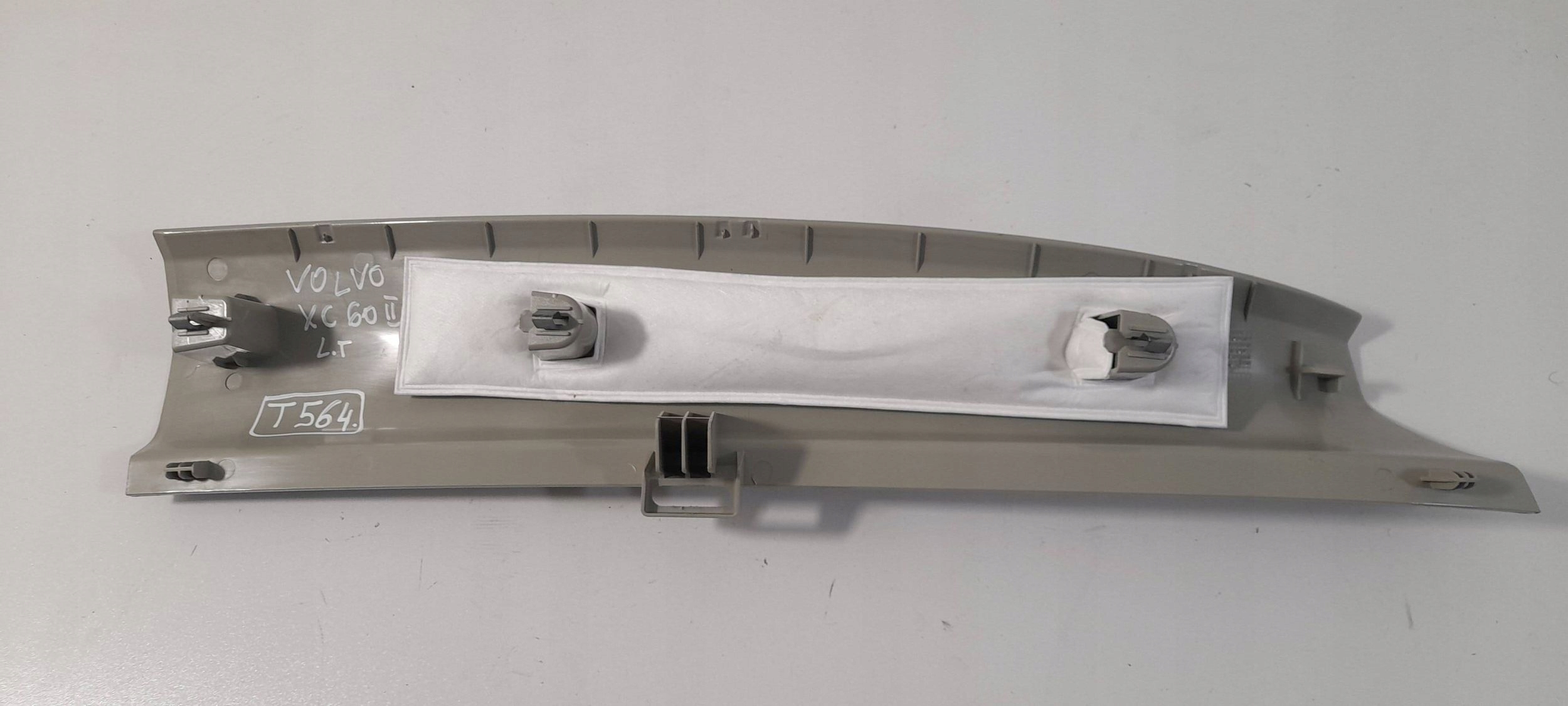 Volvo XC60 II cover slupka left 31425701 (T564)