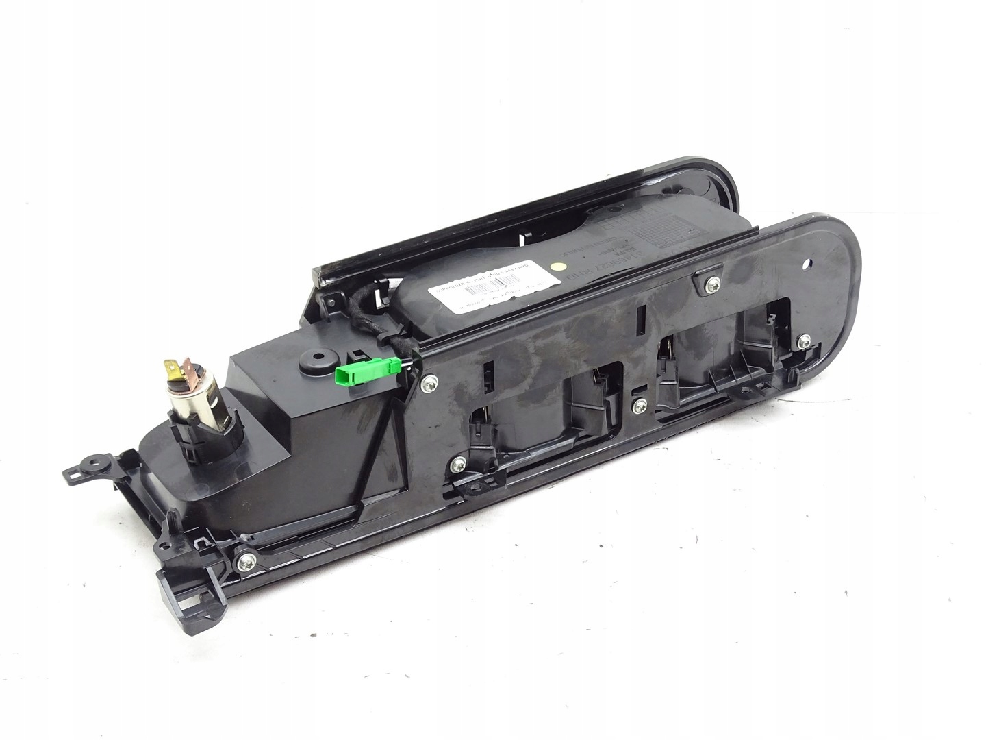 bracket for KUBKI central VOLVO V60 II S60 III 31469627