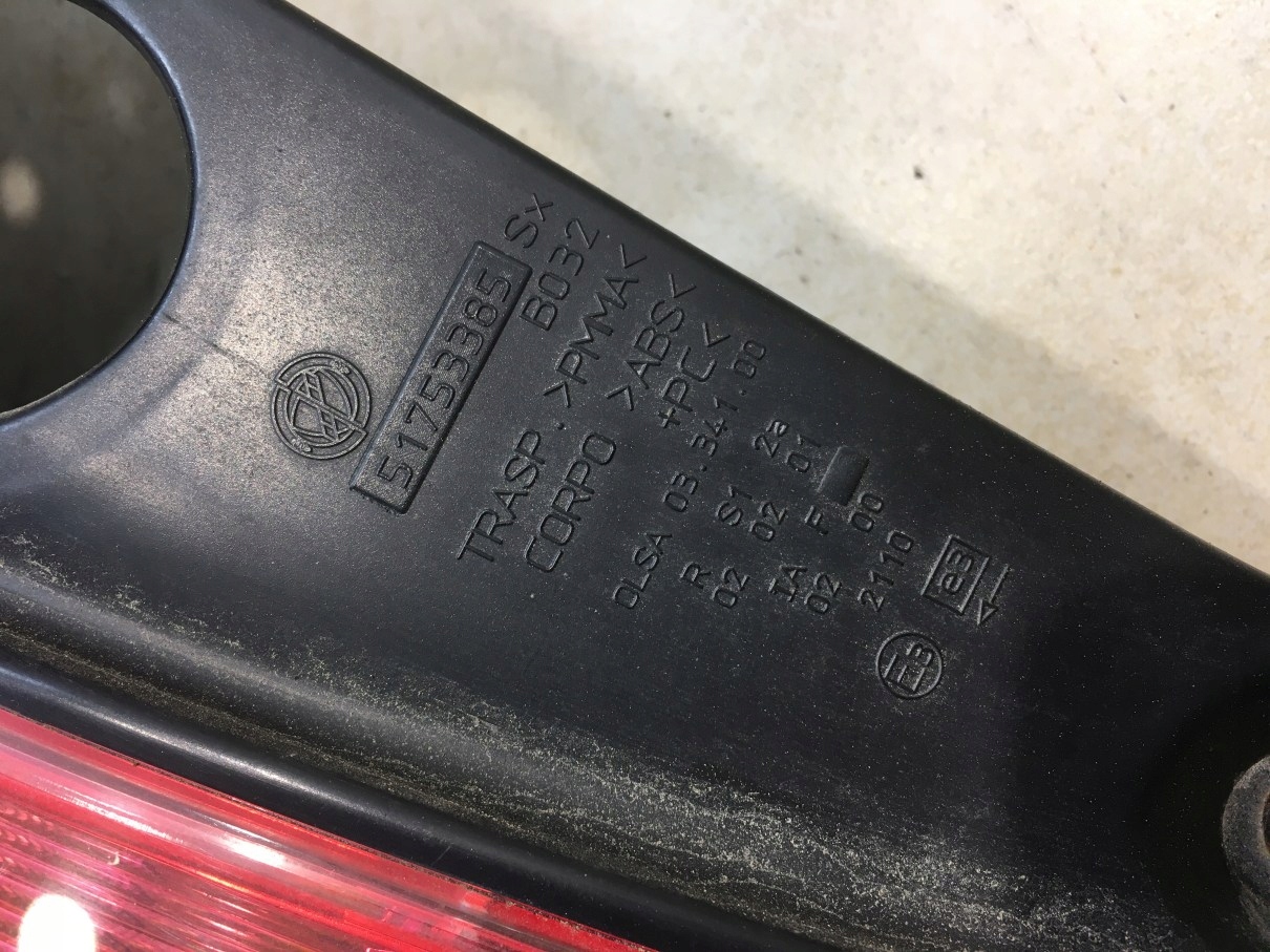 light left rear part LANCIA YPSILON II 51753385