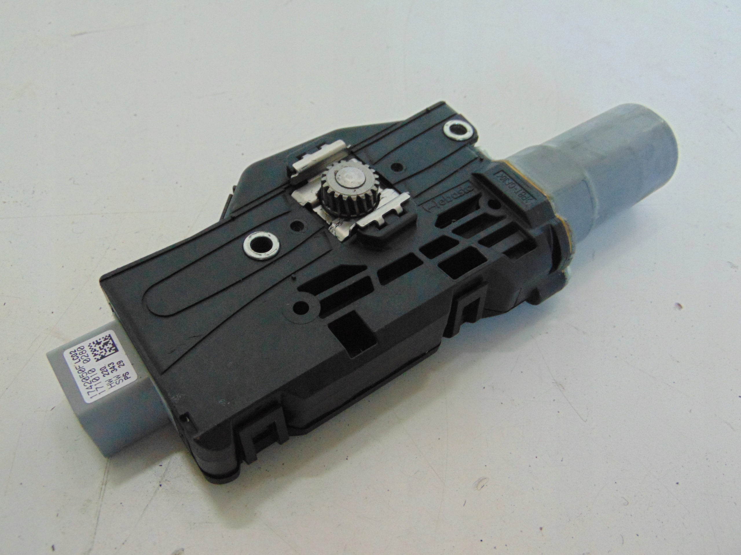 ДВИГАТЕЛЬ ЛЮКА 91295-7829R TALISMAN LIFT