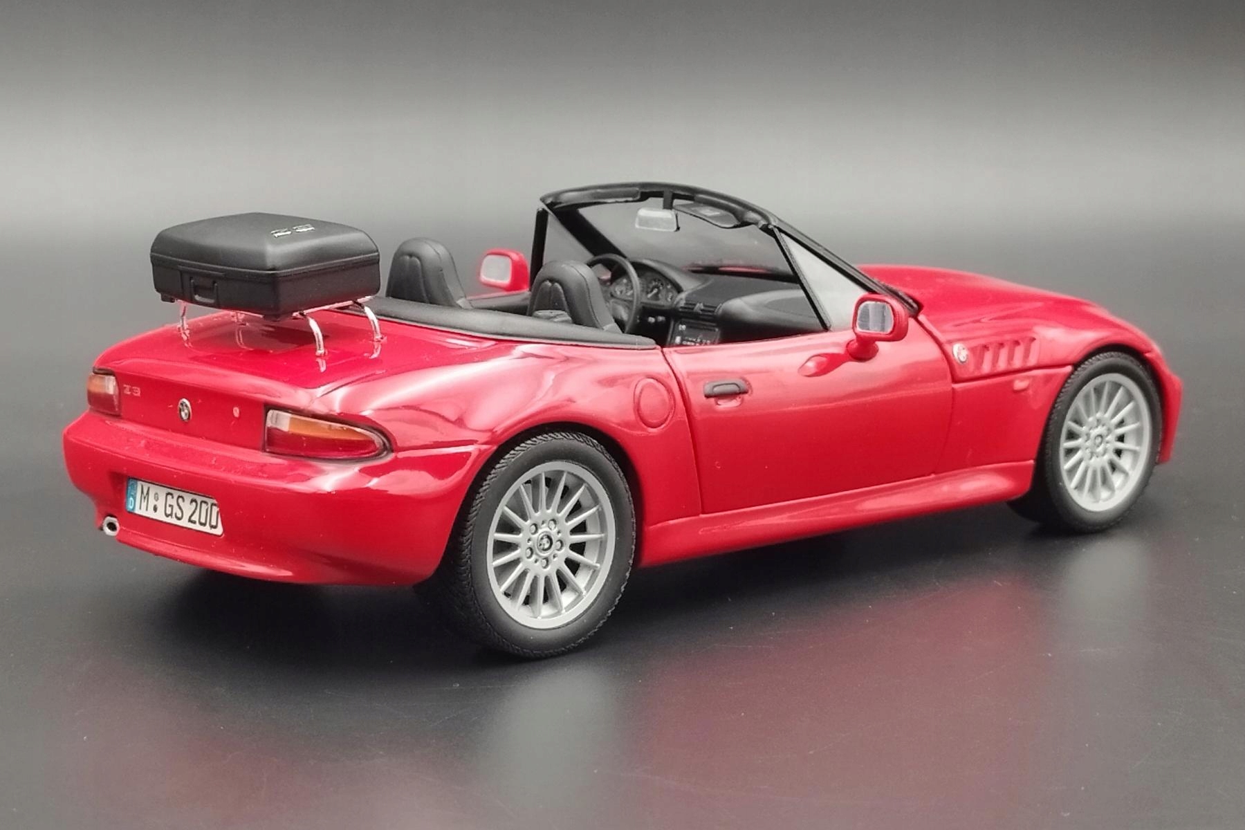 BMW Z3 roadster 1/18 ディーラー特注ミニカー BMW Z3 roadster 1/18