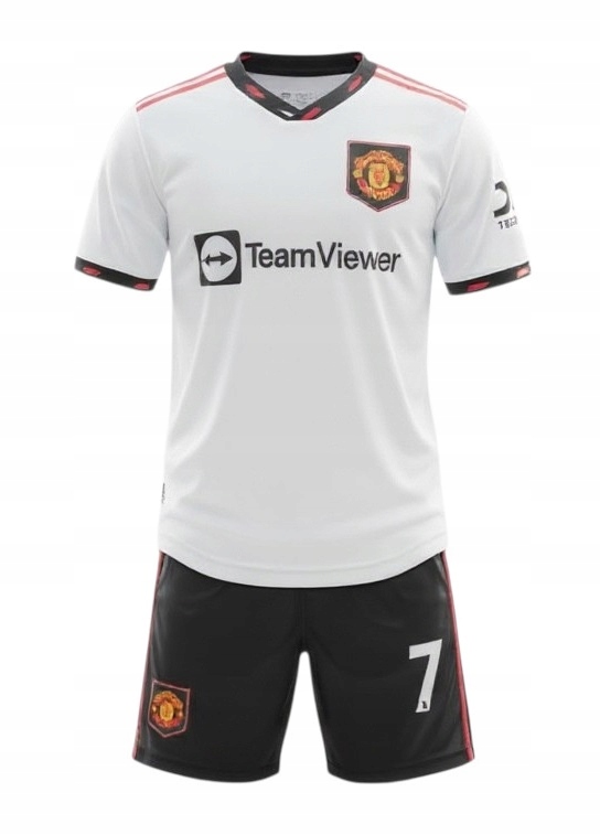 Strój sportowy dla chłopca z motywem piłkarskim 30