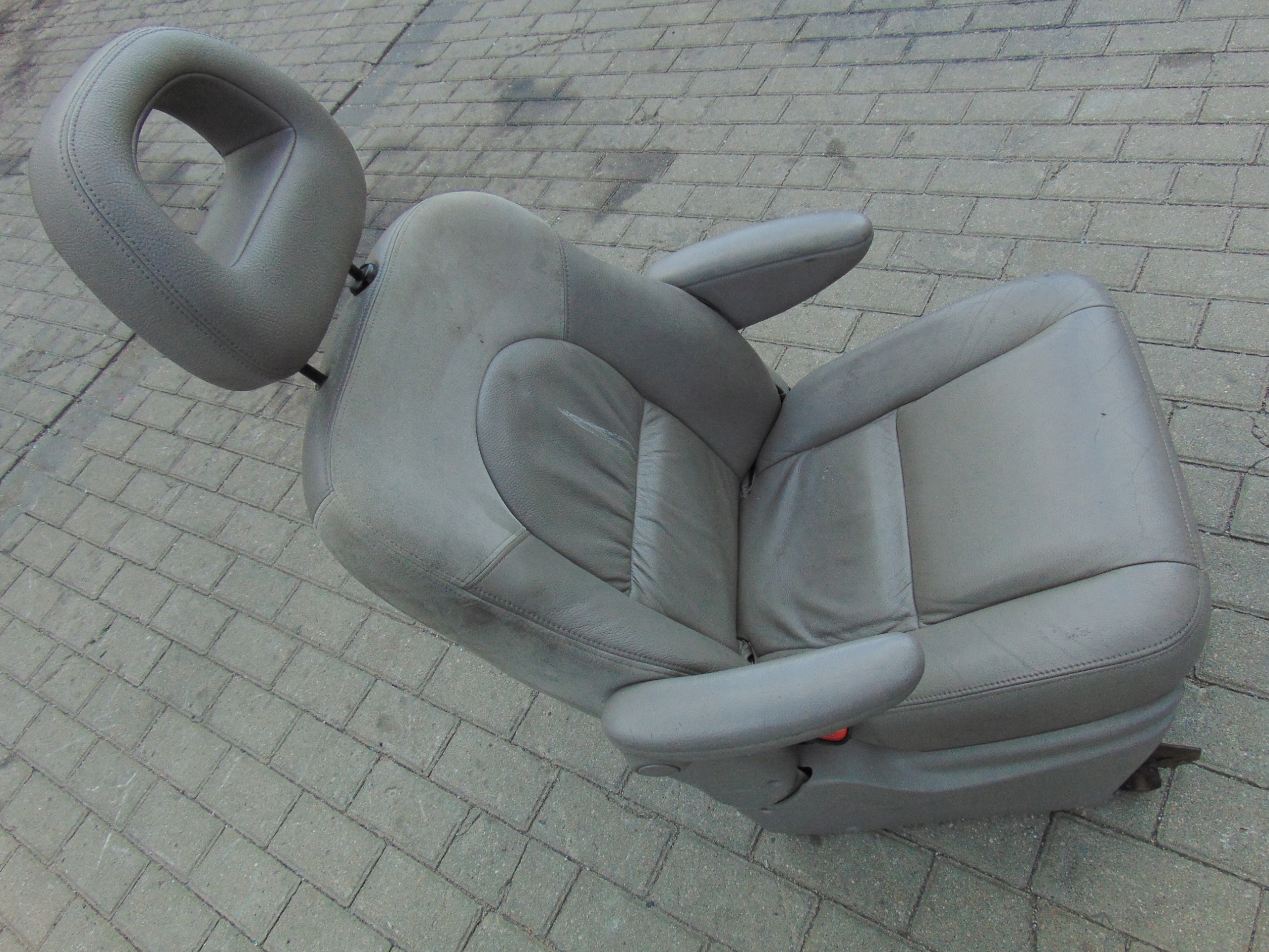 кресло левый зад 2 CHRYSLER VOYAGER 4 IV европа