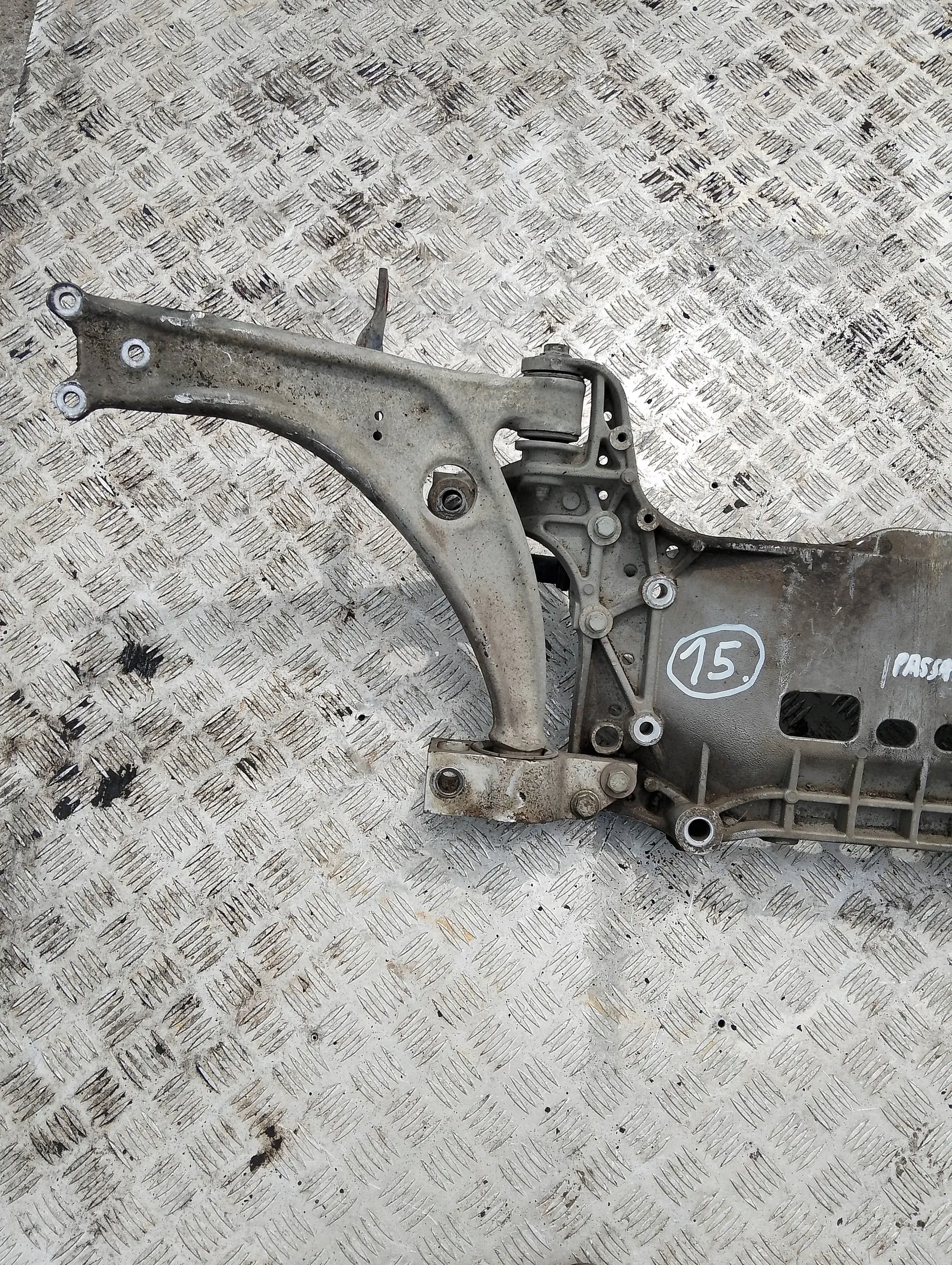 axle beam front subframe axle beam Volkswagen Passat B6