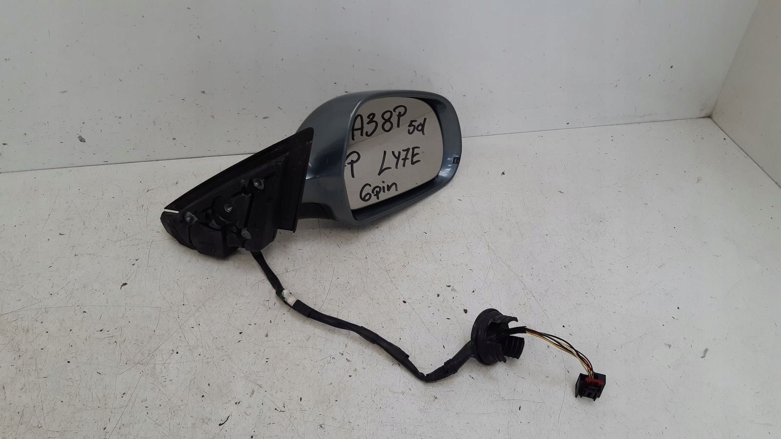mirror right 6pin Audi A3 8P LIFT LY7E 1,6 TDI 5D