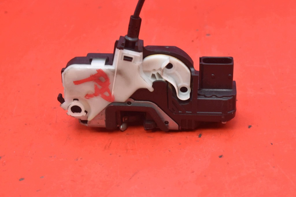 lock door right front front EU 13503150HP OPEL INSIGNIA A sedan 08-14
