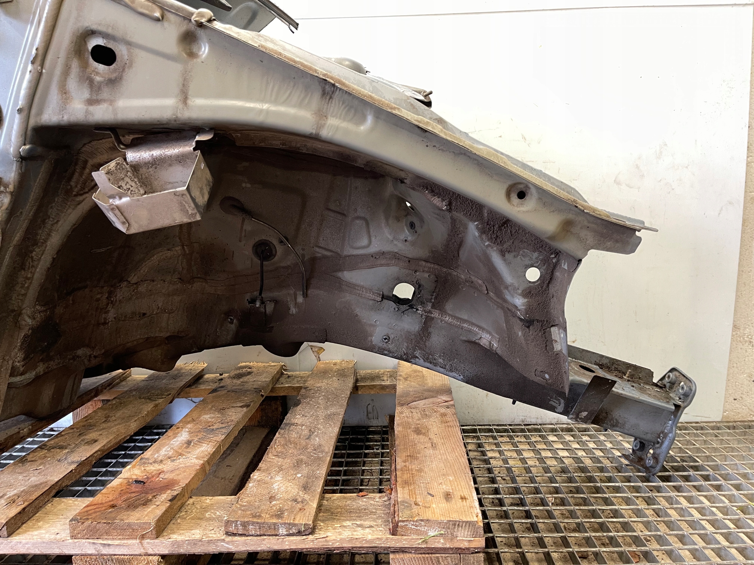 VW PASSAT B7 quarter quarter right front LC7Z