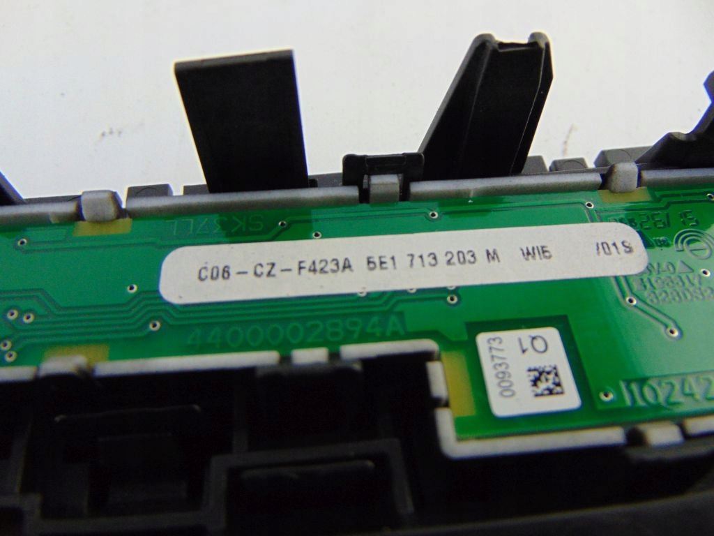 DEKOR frame PANEL changes of the gear DSG SKODA OCTAVIA III 5E1713203M