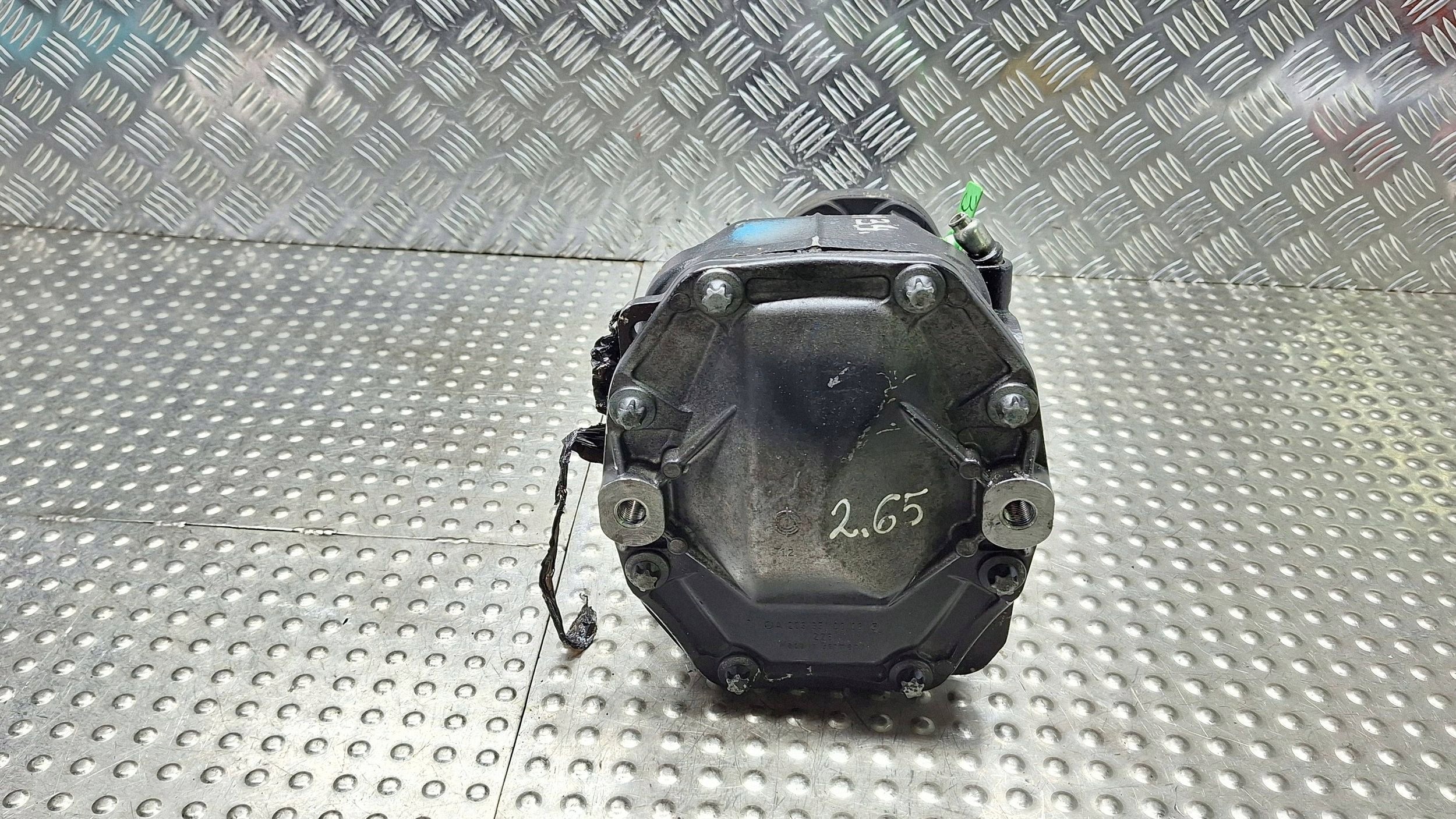 differential diff rear part 2.65 A2033510008 MERCEDES W203 W209 1.8 compressor;