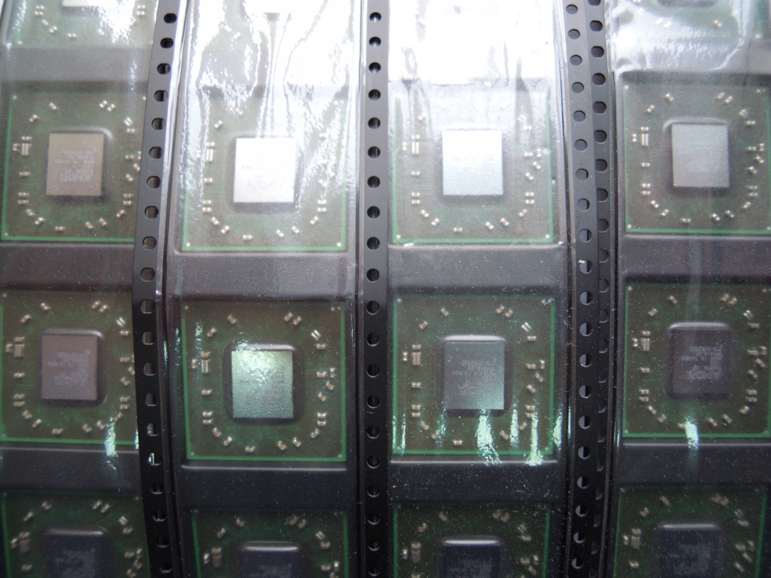 100% ЧИП ЧИПСЕТ BGA AMD 216-0752001 DC2019 BGA 2160752001