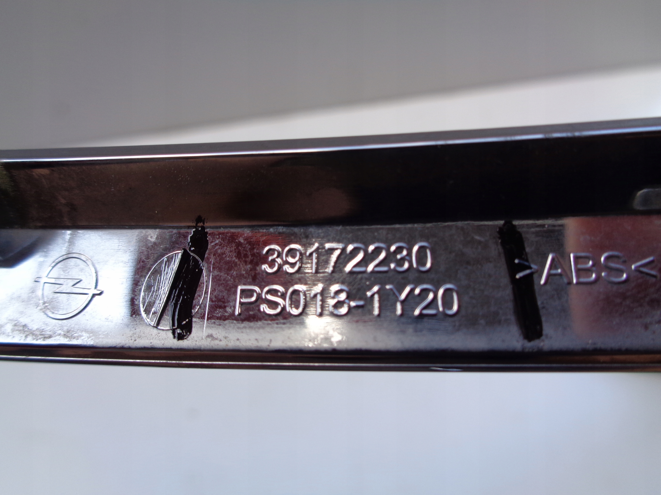 CHROM Grill unterer OPEL CROSSLAND X 21- LIFT