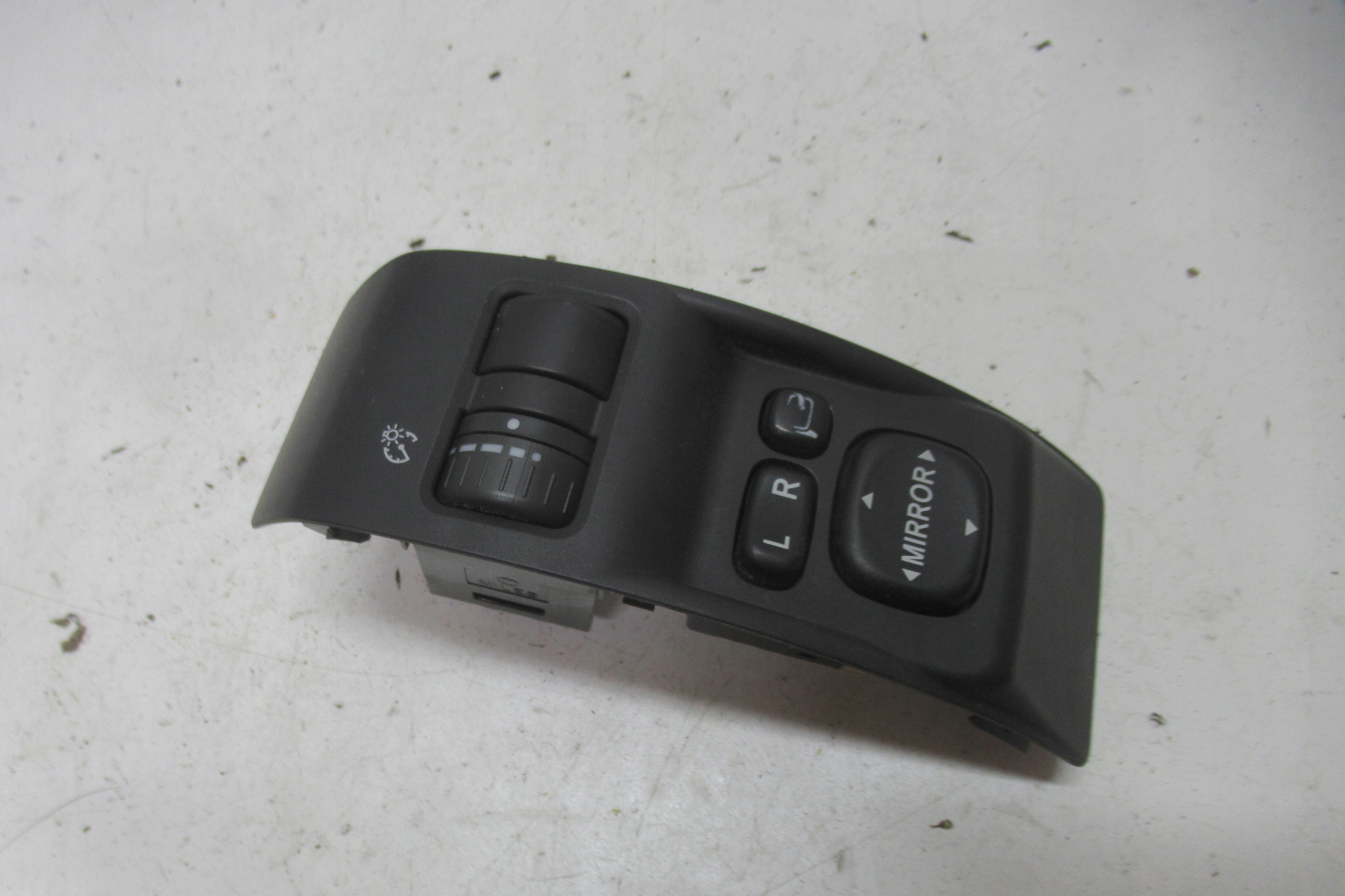 SUBARU FORESTER 11R control panel of mirrors