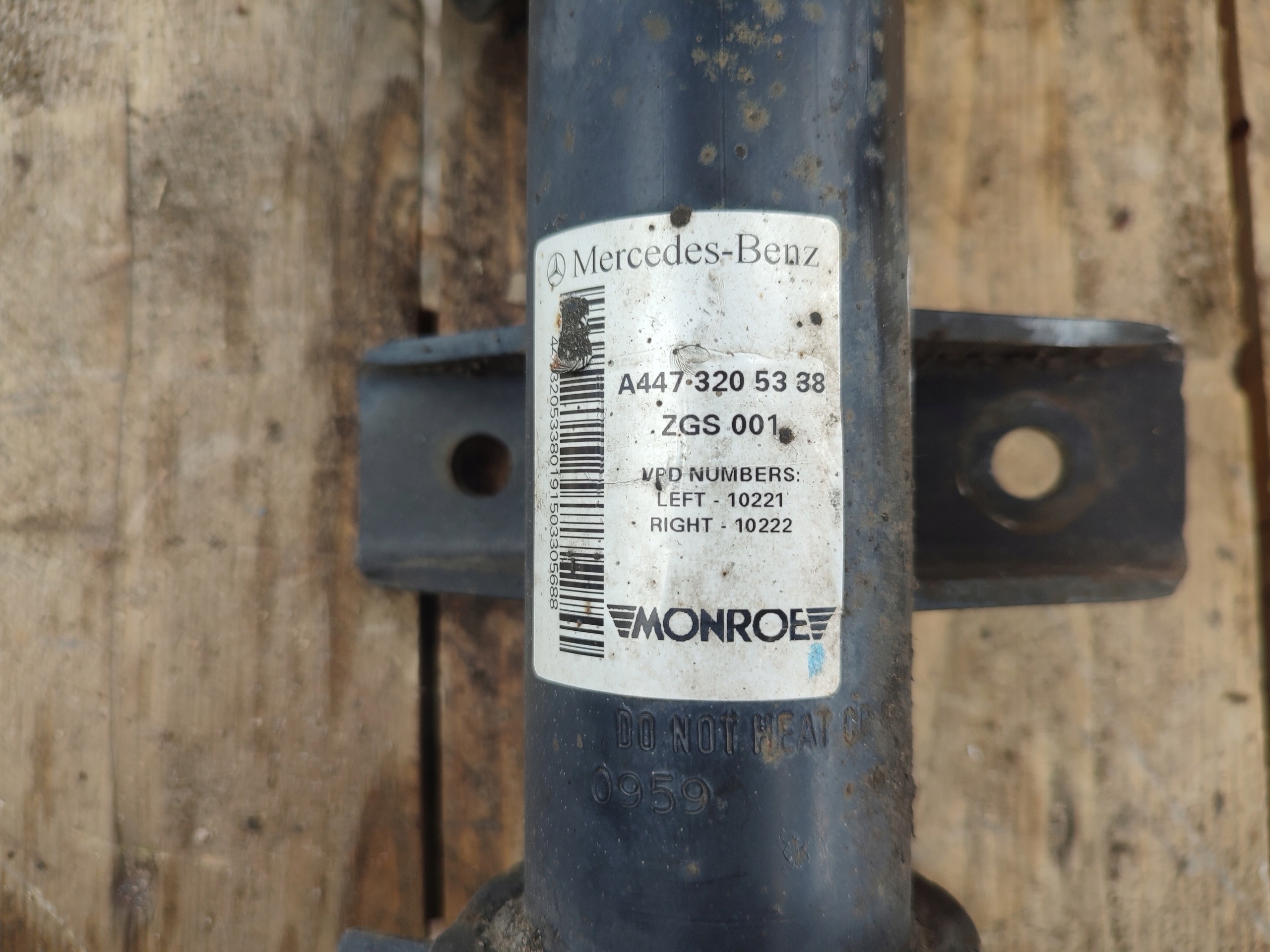 shock absorber McPherson front right MERCEDES VITO W447 A4473205338